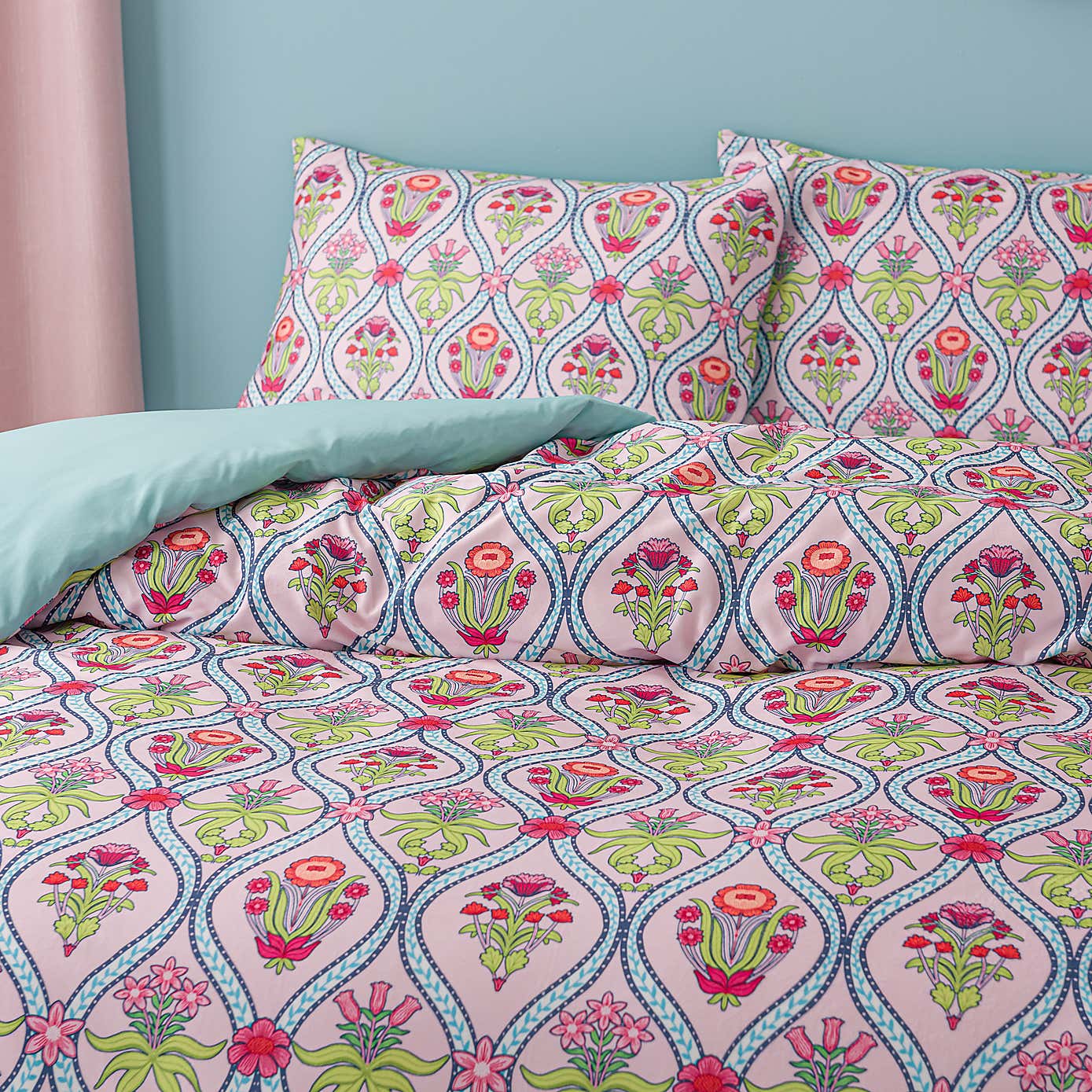 Tulip Bouquet Duvet Cover & Pillowcase Set