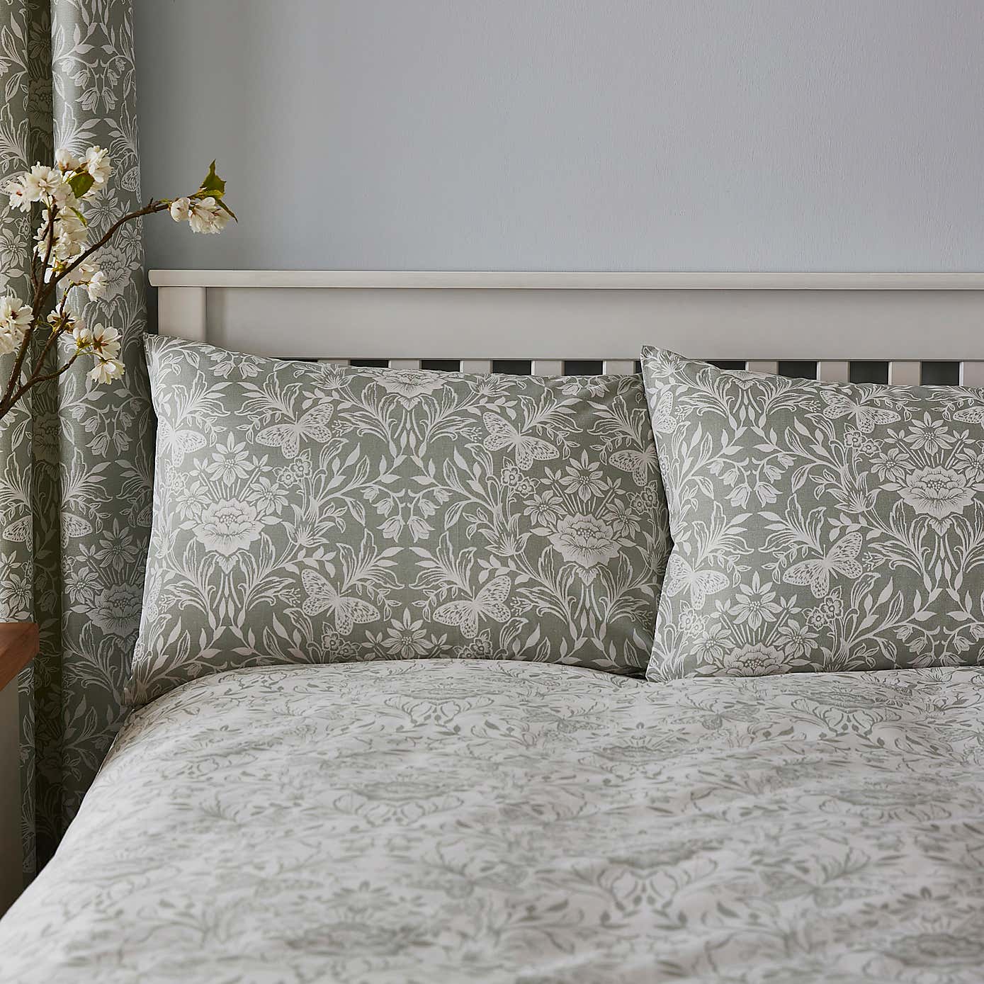 Evesham Green Duvet Cover and Pillowcase Set