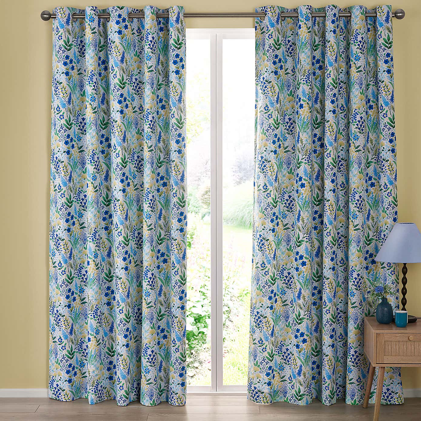 Catherine Lansfield Tilly Floral Reversible Eyelet Curtains