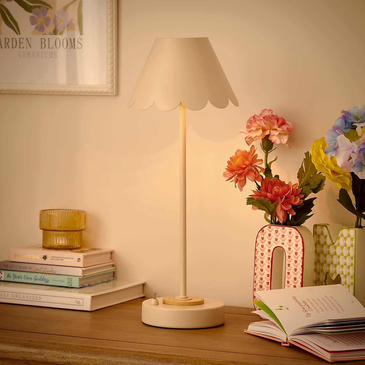 Remi Rechargeable Table Lamp