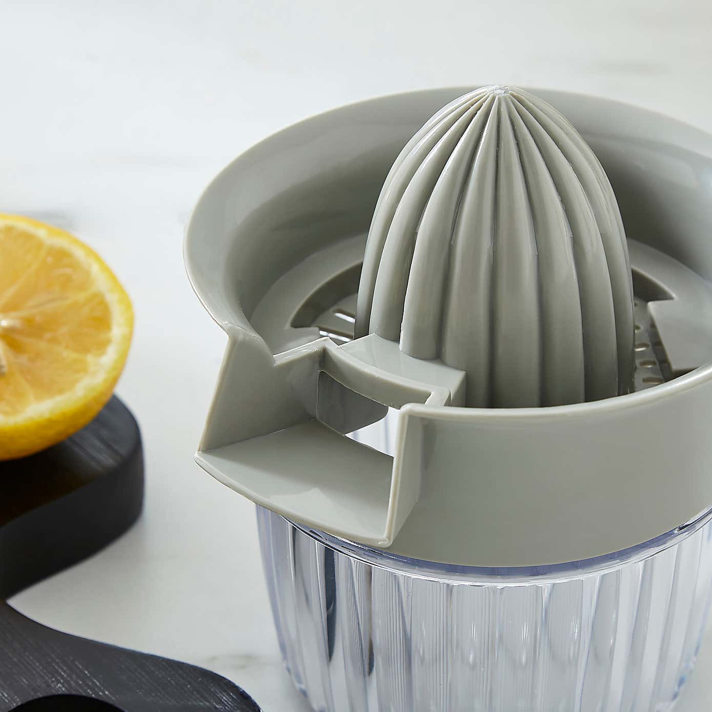 Handy Kitchen Juicer Jug