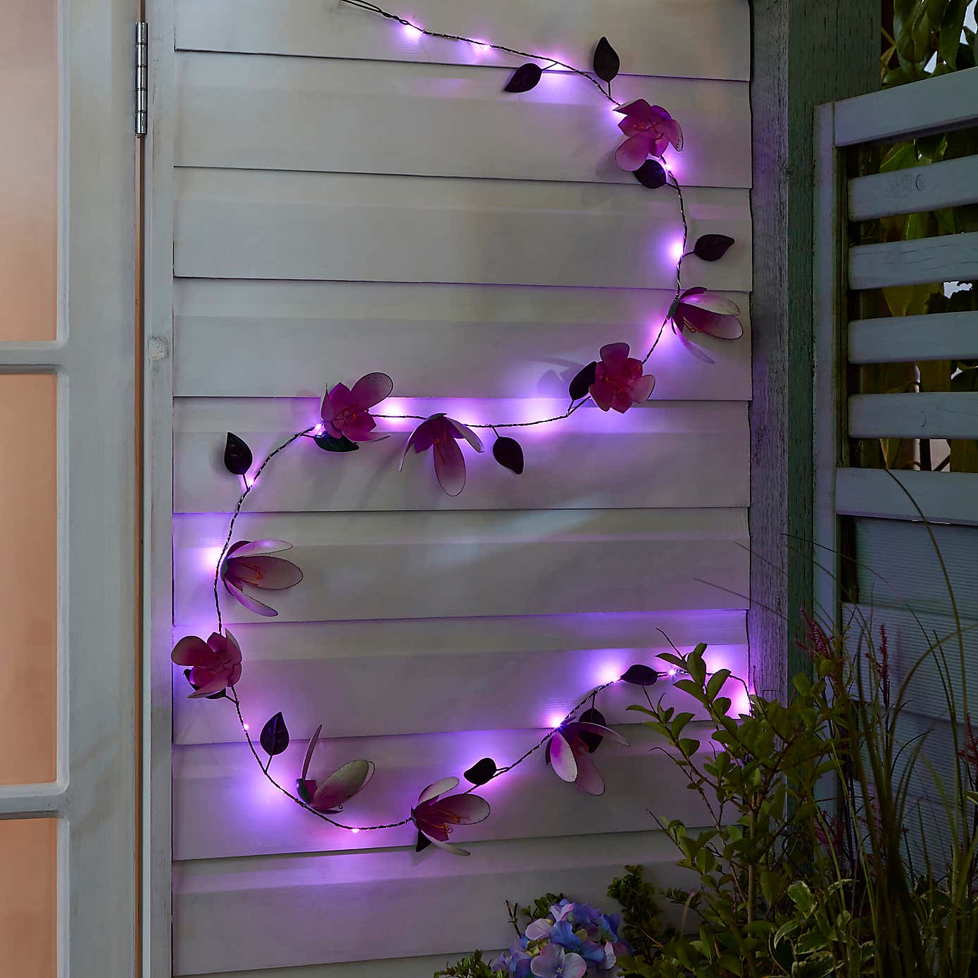 Mini Metal Flowers 25 LED Indoor Outdoor Solar String Lights