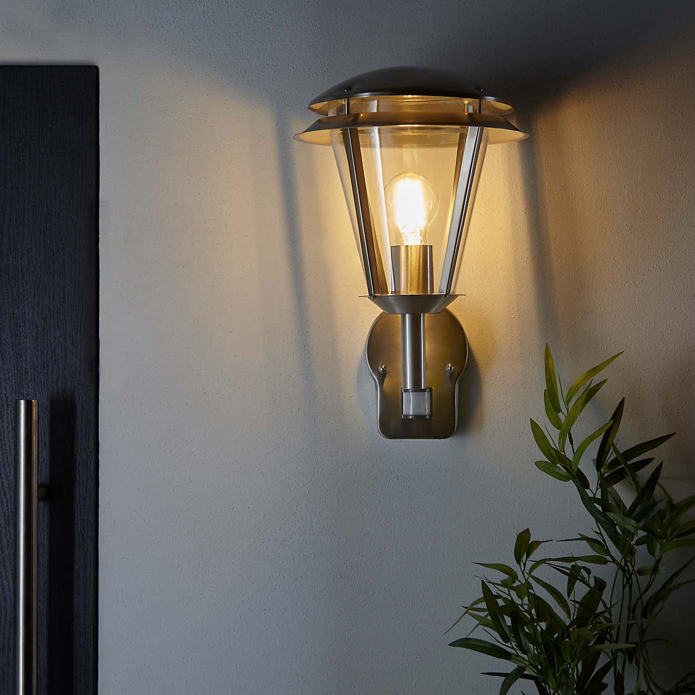 Vogue Lighting Holden Outdoor PIR Wall Light