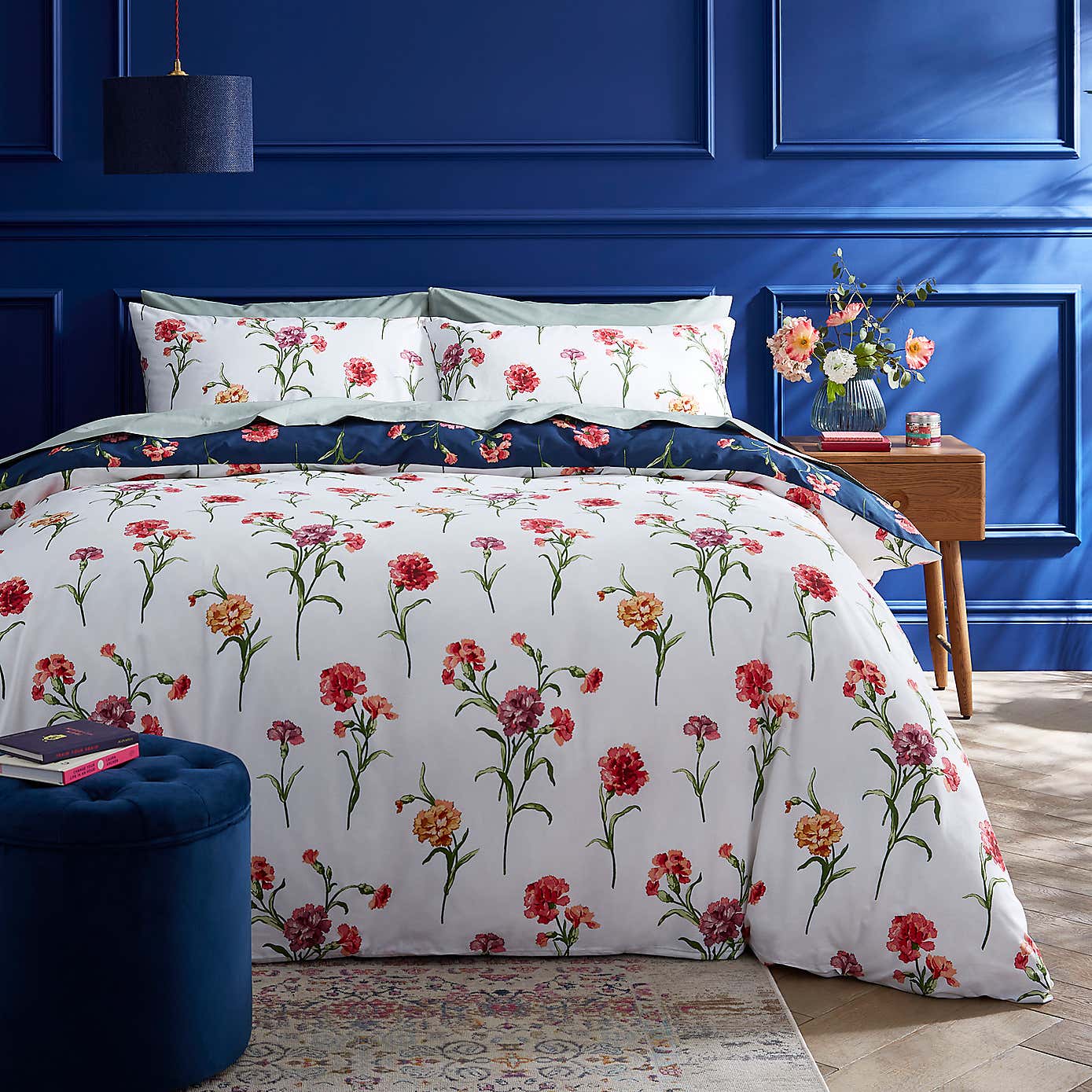 Carnation Bloom Navy Duvet Cover and Pillowcase Set