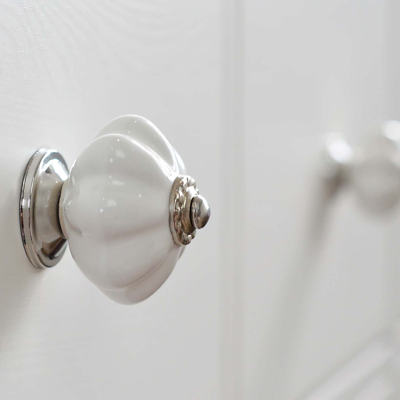 Pack of 6 Nicola Spring Flower Shaped Drawer Knobs