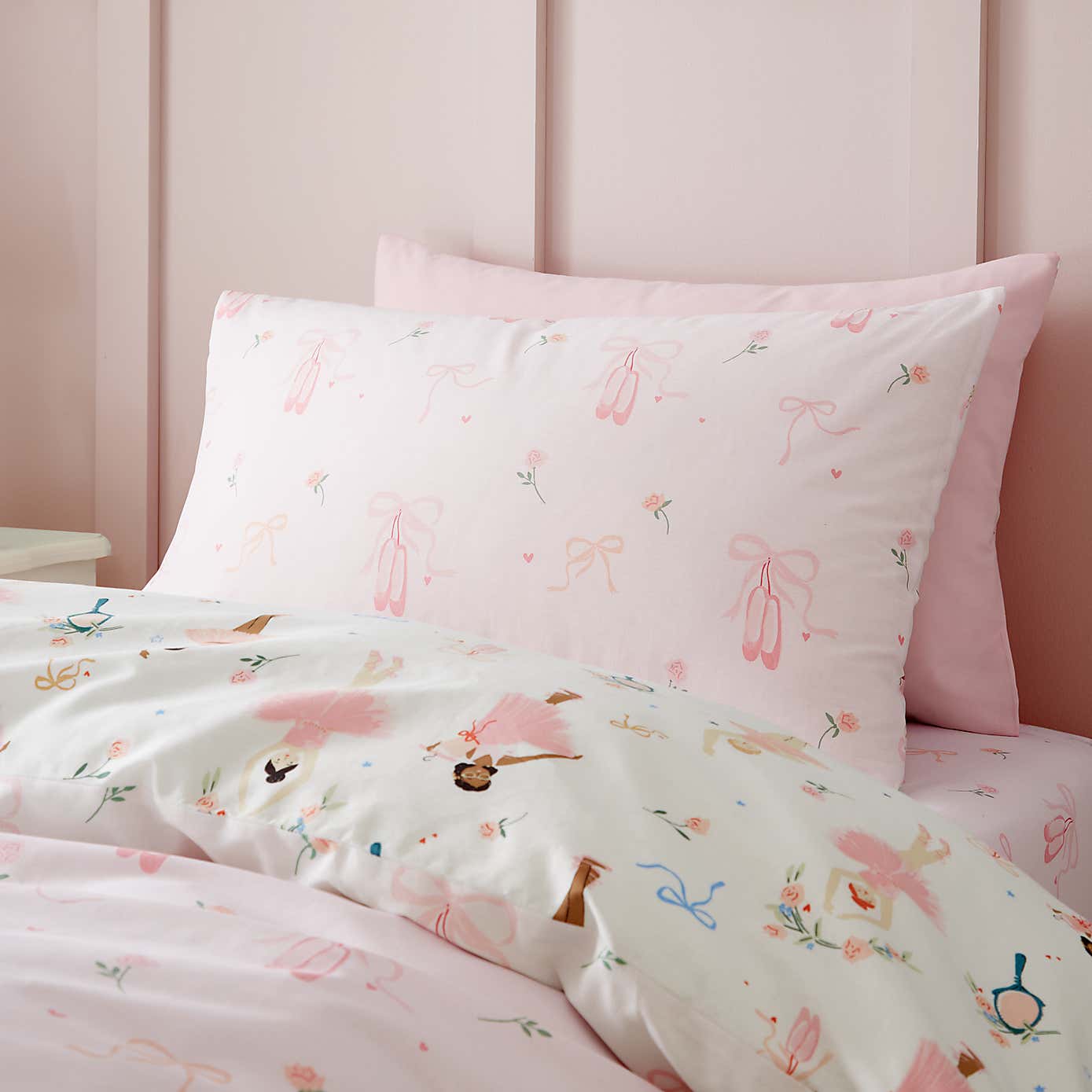 Ballet Dancer Duvet Cover and Pillowcase Set
