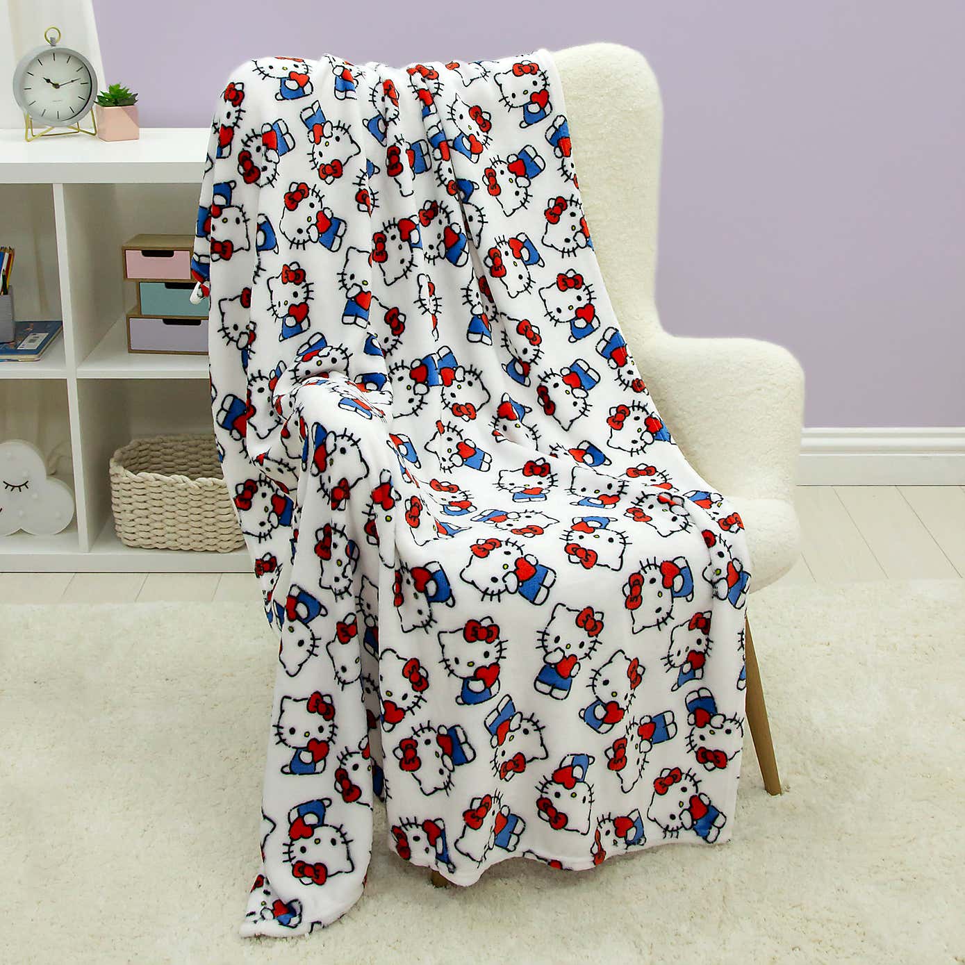 Hello Kitty Heartheld Fleece Blanket
