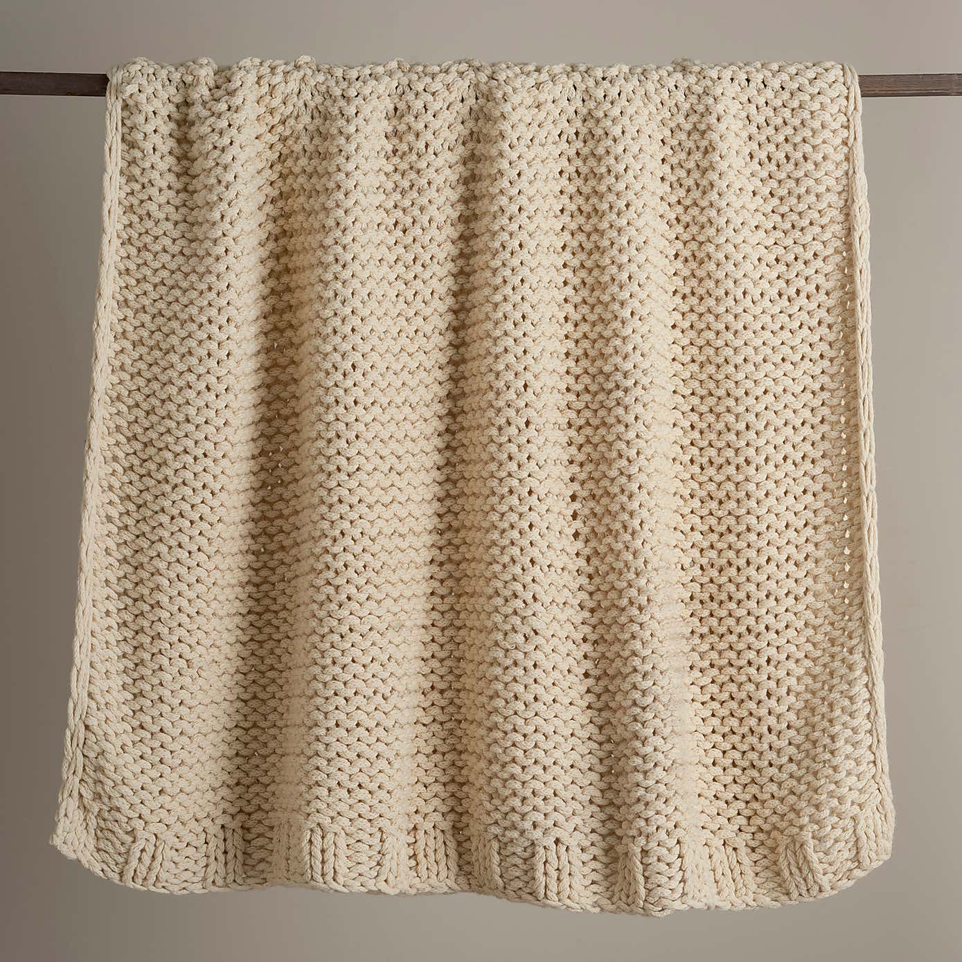 Chunky Knit White Throw