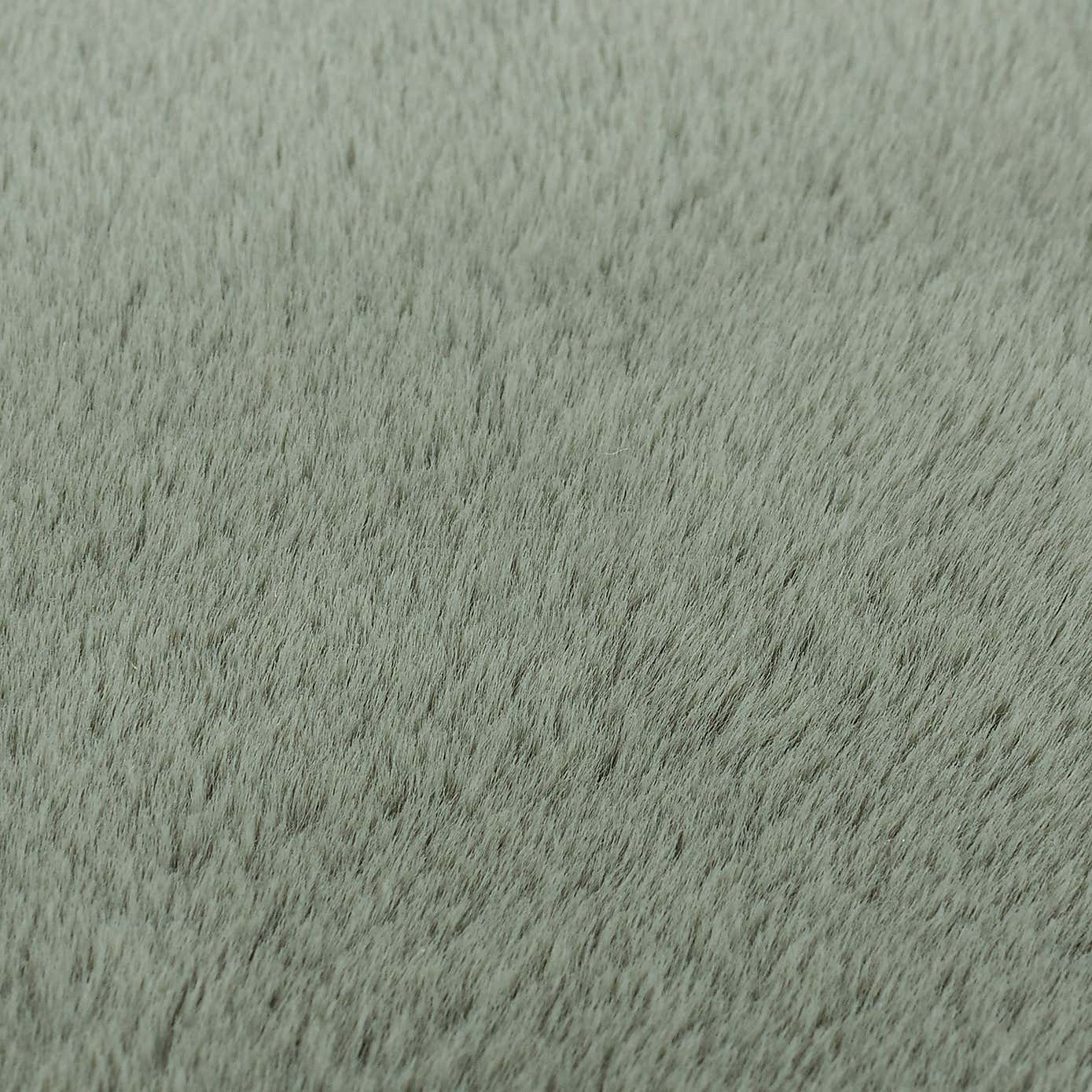 Supersoft Faux Fur Single Pelt Rug