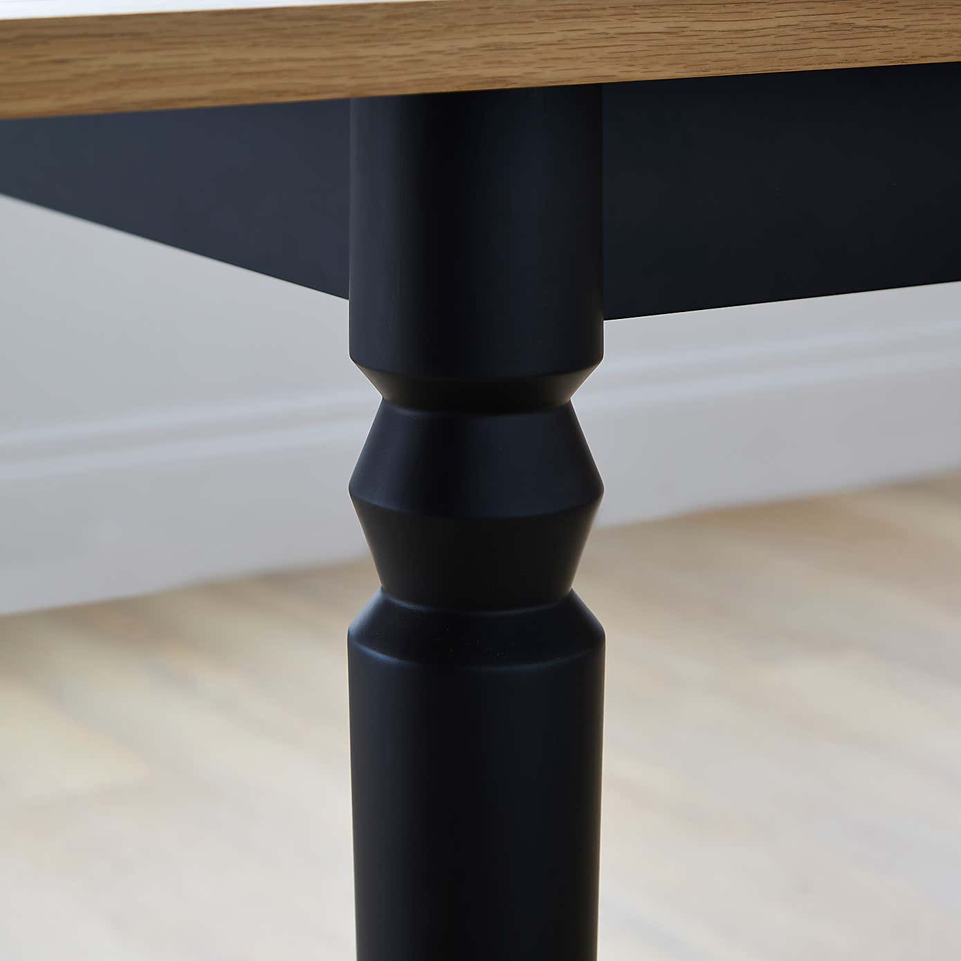 Pip 8-10 Seater Extendable Dining Table