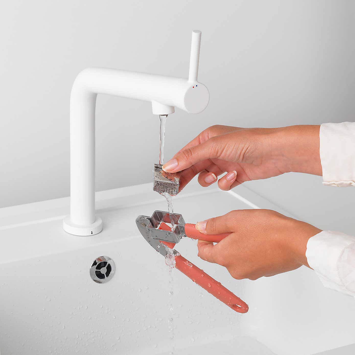 Brabantia Tasty+ Pink Garlic Press