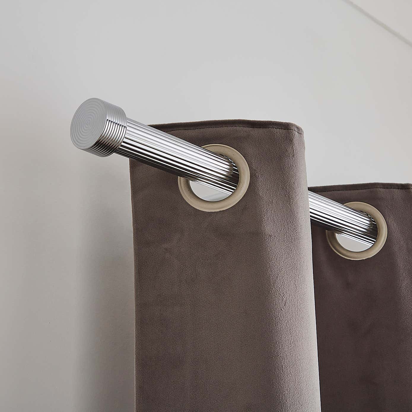 Ribbed Metal Extendable Eyelet Curtain Pole 25/28mm
