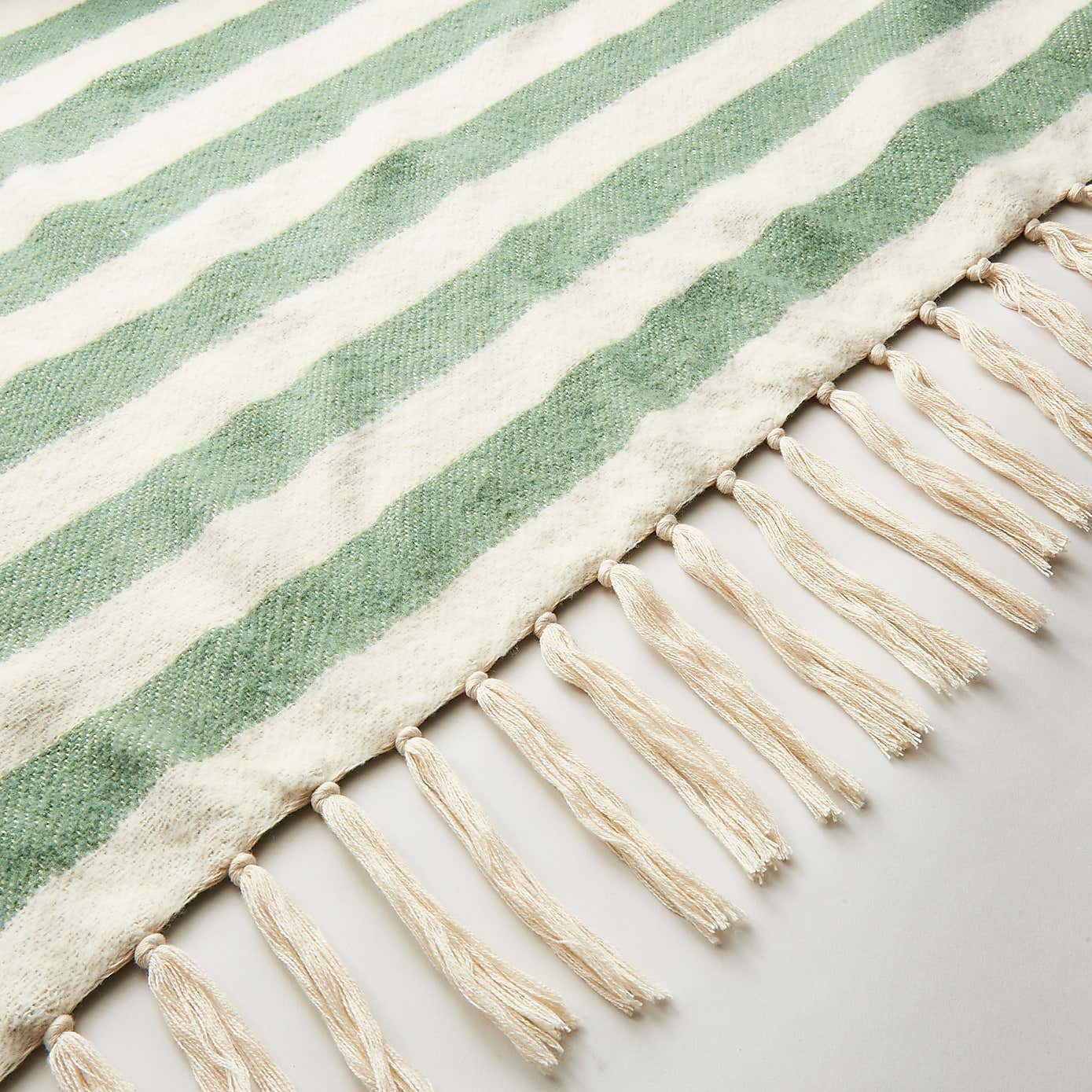 Beatrice Stripe Throw 130x180cm