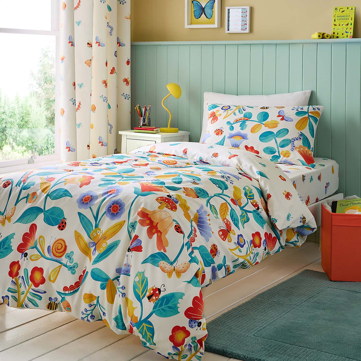 Garden Friends Reversible Duvet Cover and Pillowcase Set