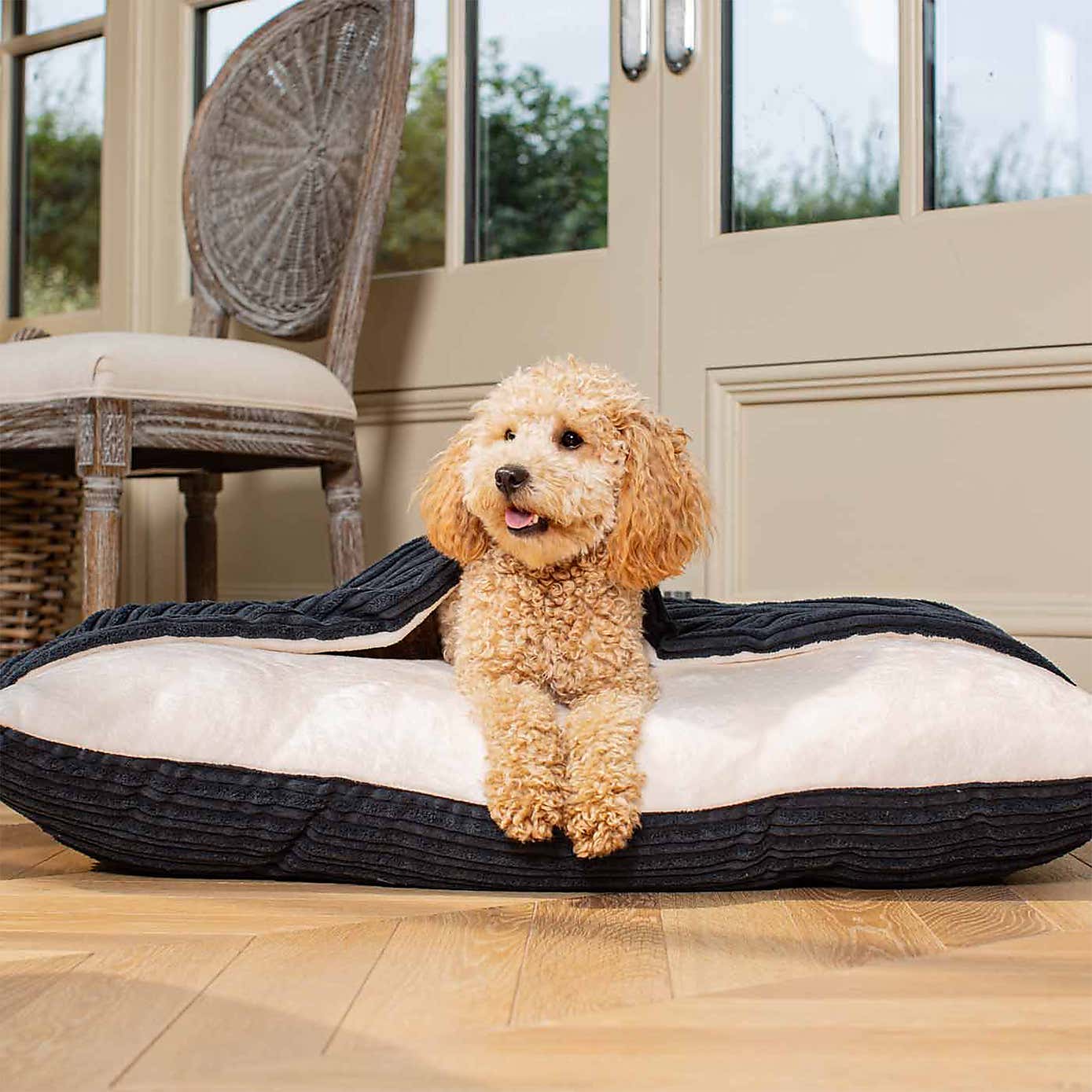 Lords and Labradors Essentials Sleepy Burrow Dog Bed