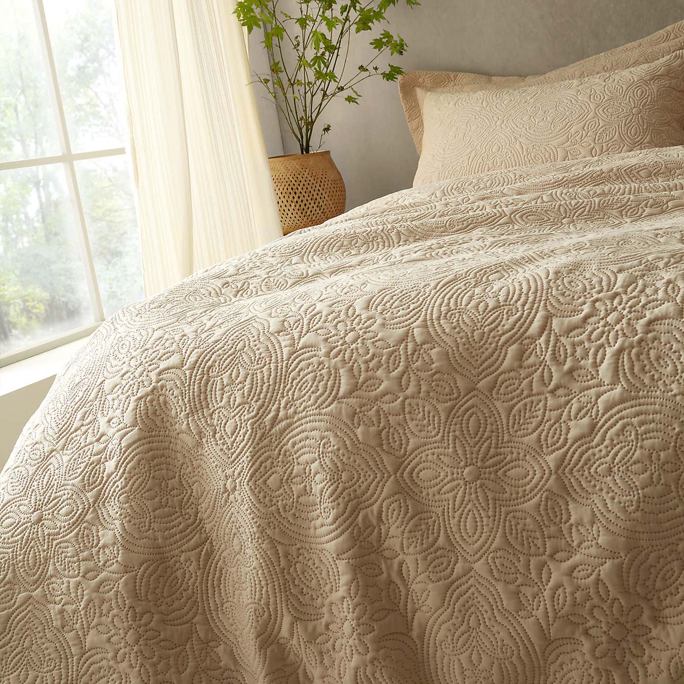 Pineapple Elephant Casablanca Pinsonic Duvet Cover & Pillowcase Set