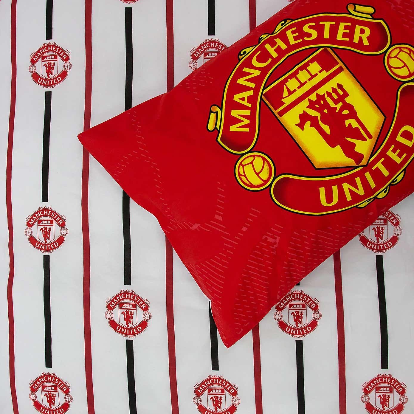 Manchester United Crest Single Duvet Cover and Pillowcase Set