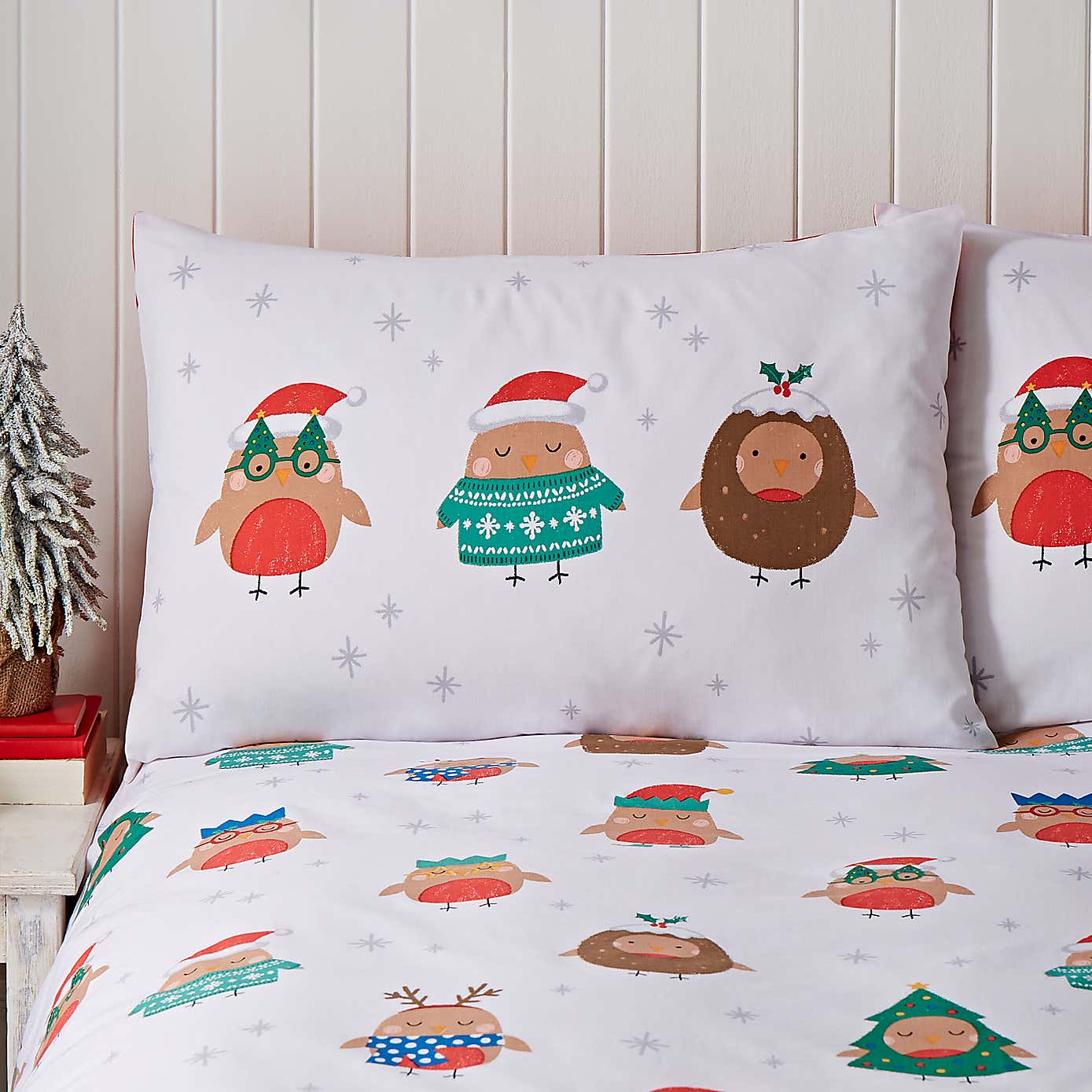 Catherine Lansfield Party Robins Duvet Cover and Pillowcase Set