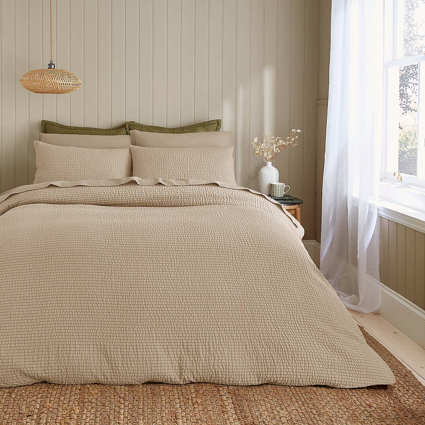 Larken Seersucker Duvet Cover and Pillowcase Set