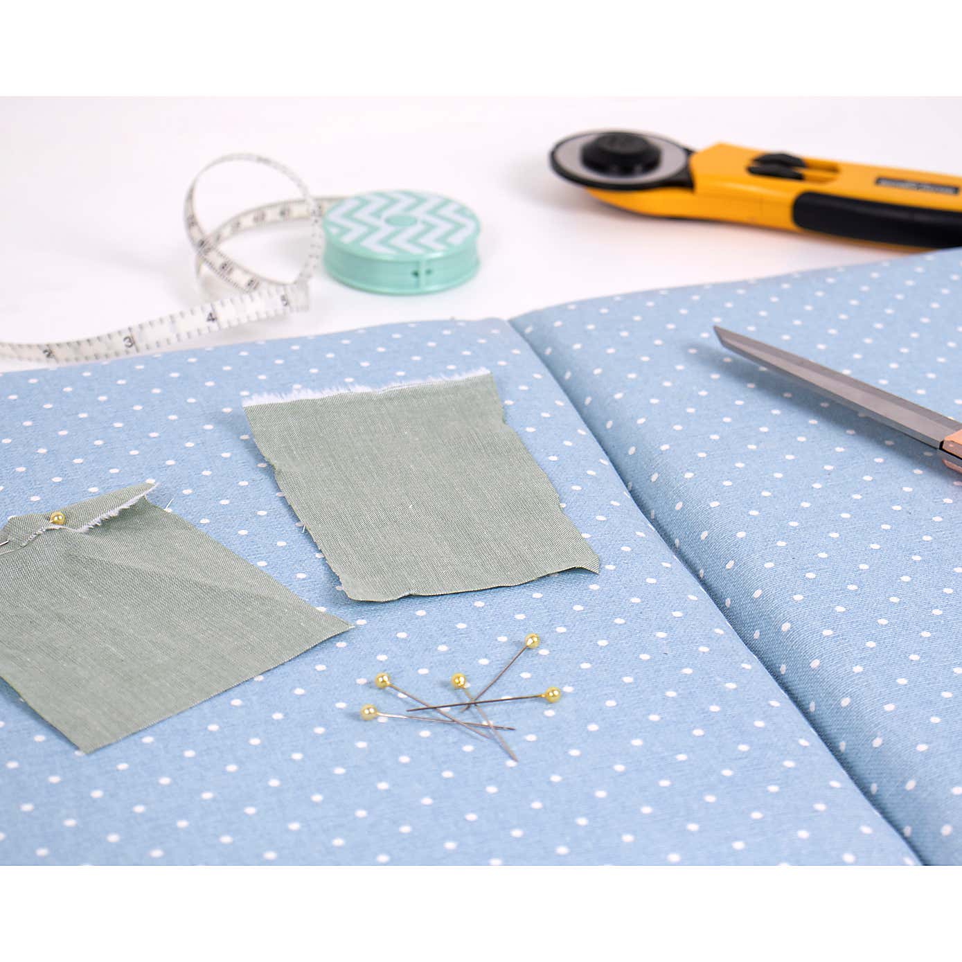 Quilters Multi Mat 30 x 24cm Blue Spot