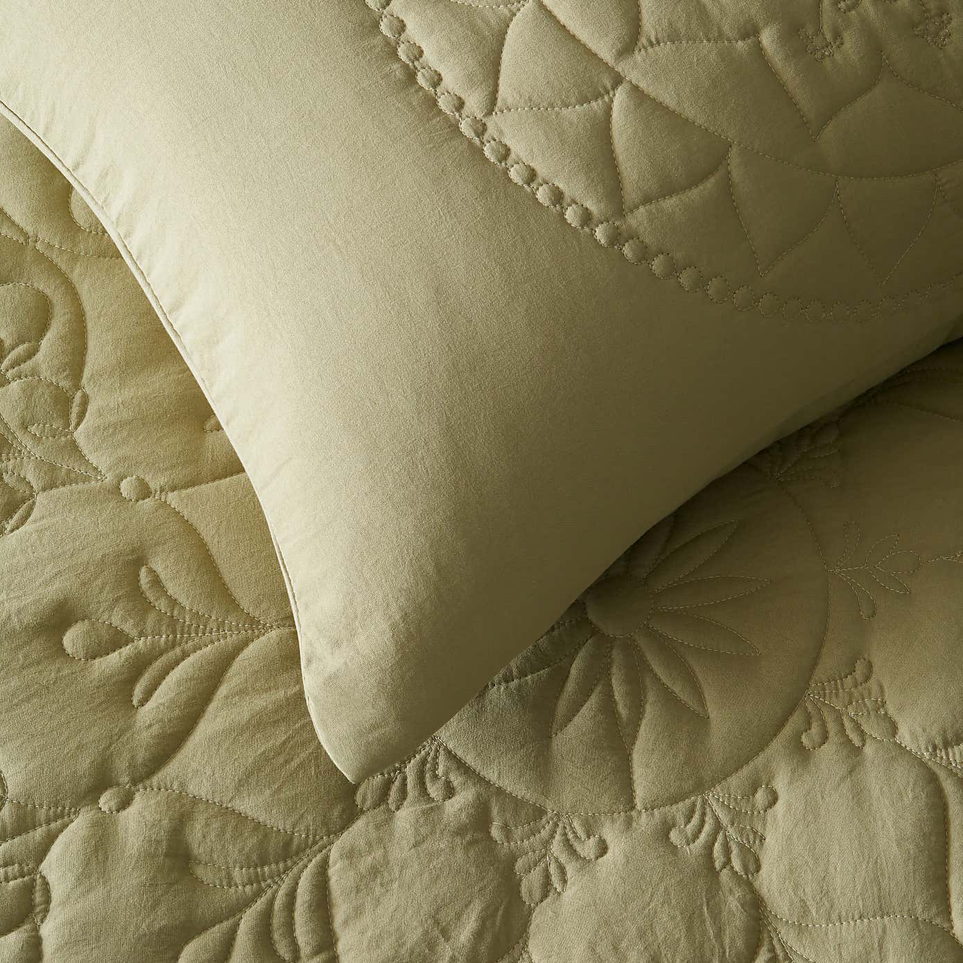 Quilted Mandala Duvet Cover and Pillowcase Set