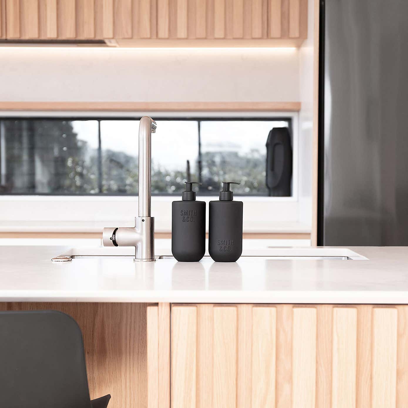 Smith & Co Tabac & Cedarwood Hand & Body Lotion