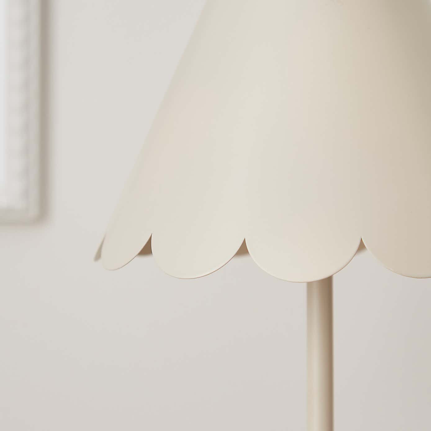 Remi Rechargeable Table Lamp