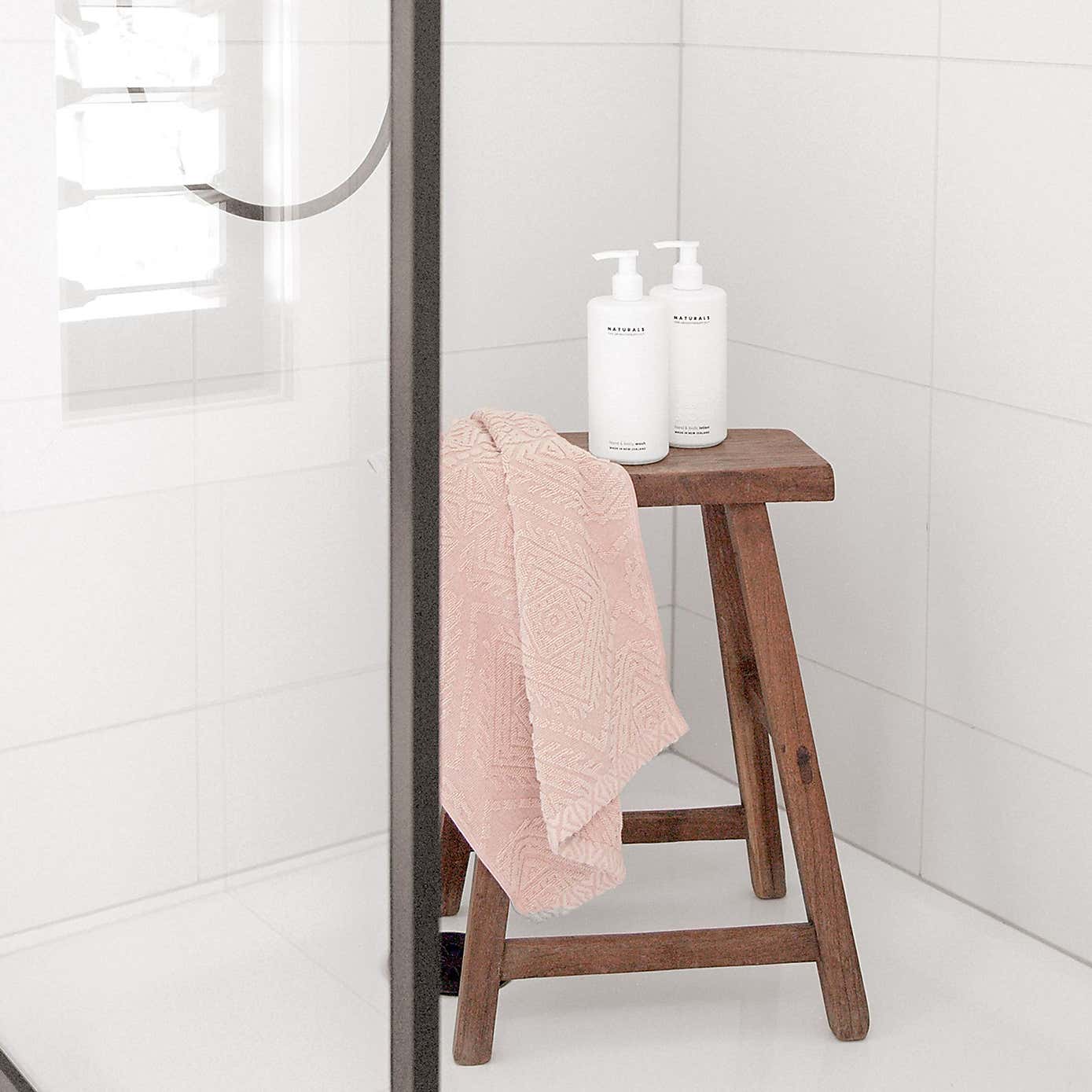 The Aromatherapy Co Naturals Rose Jasmine & Oud Hand & Body Wash