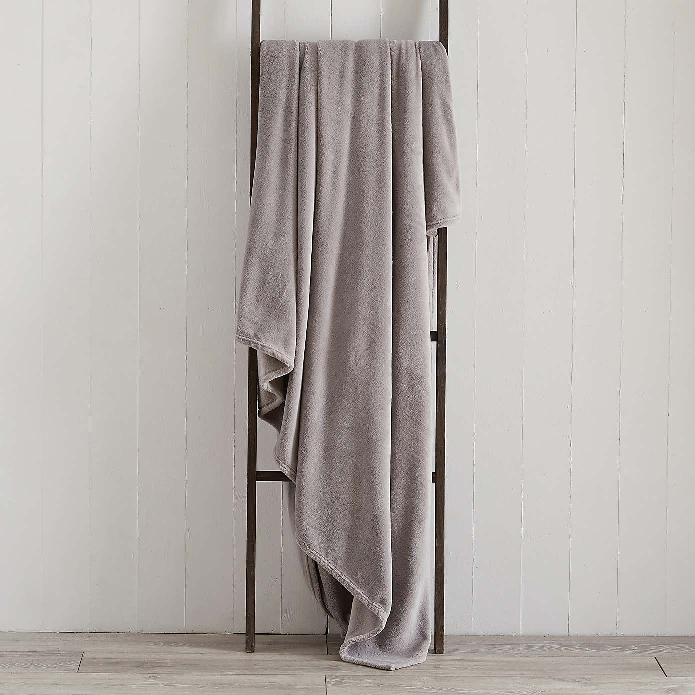 Soft Fleece 220cm x 220cm Throw