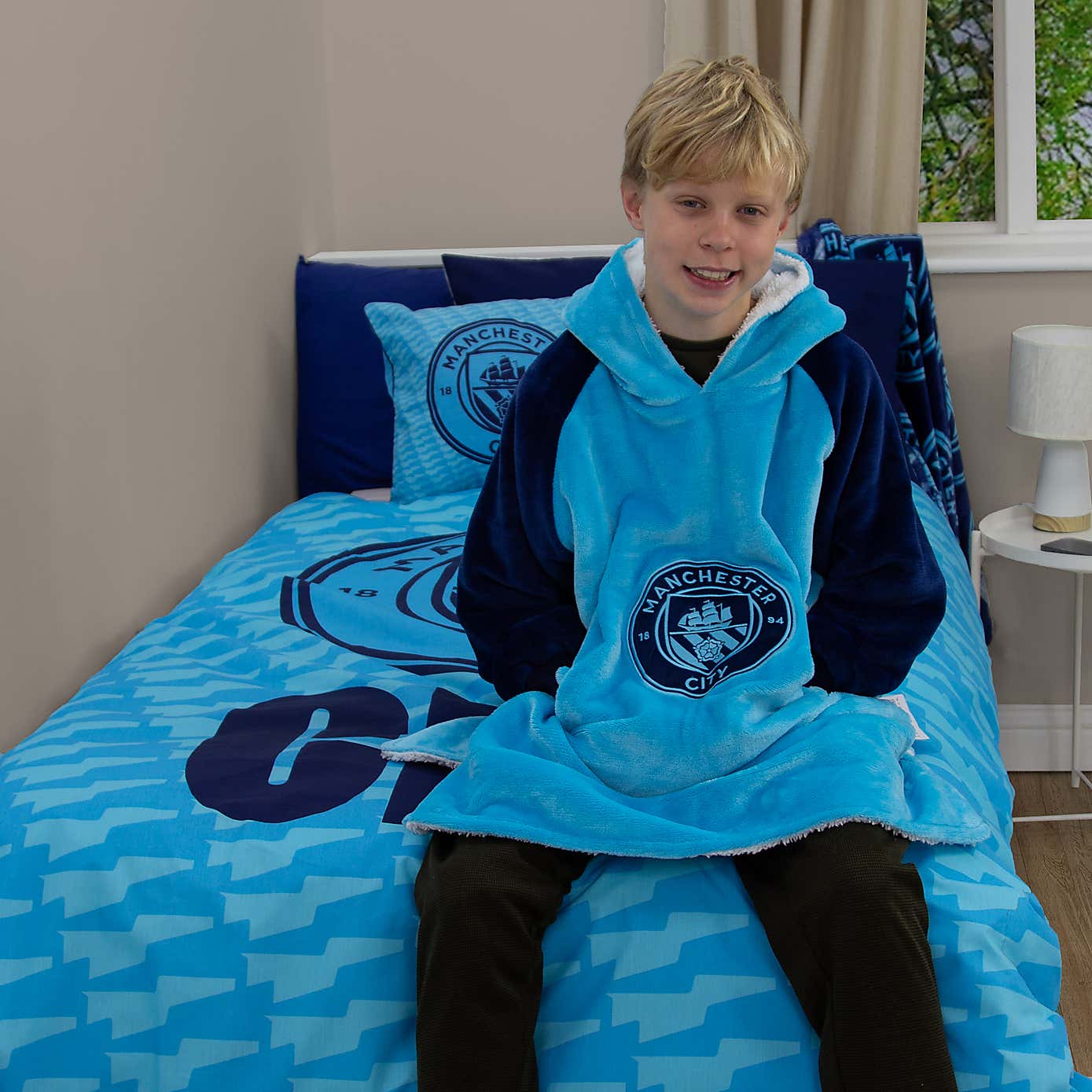 Manchester City Hooded Wearable Fleece