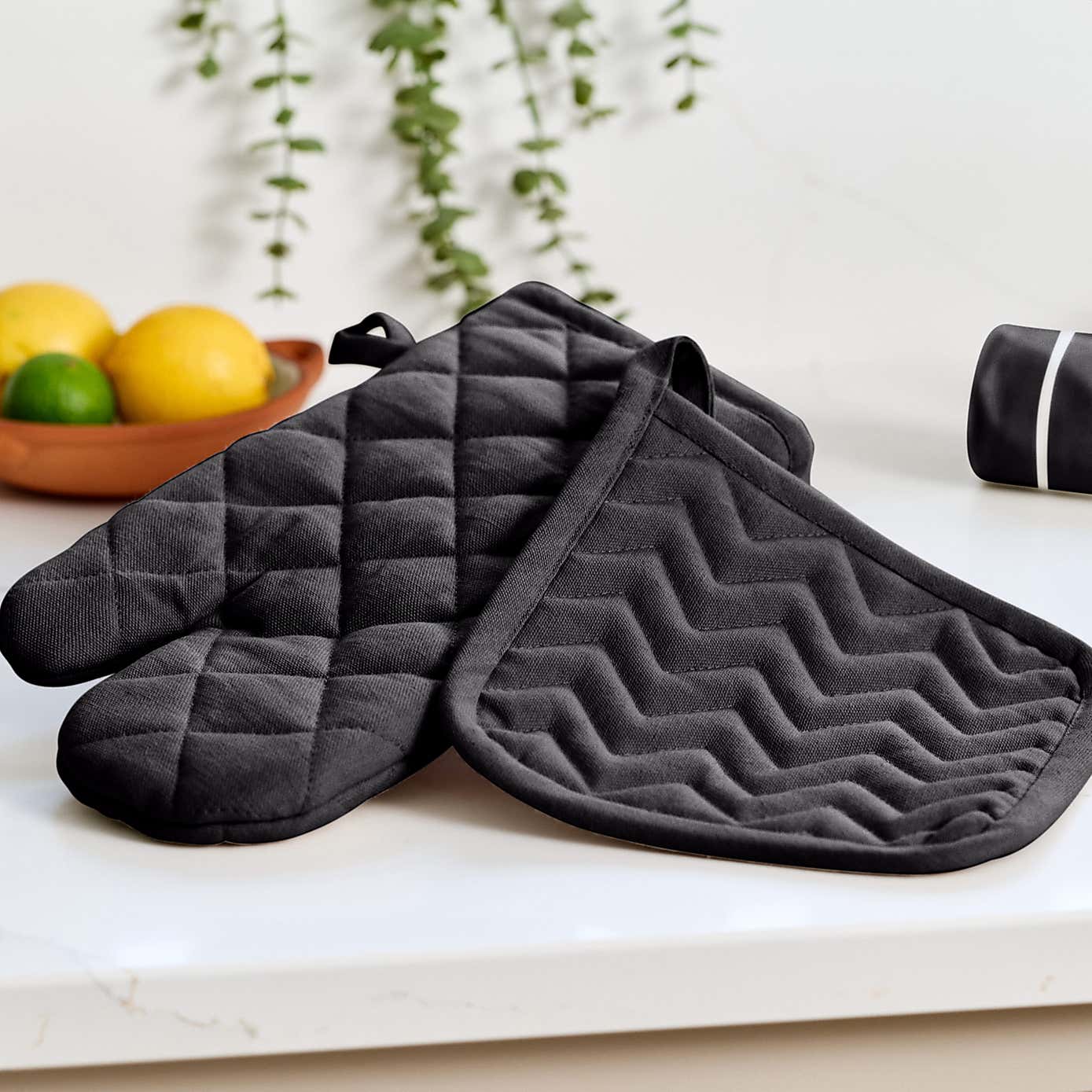 Dexam Set of 2 Love Colour Single Oven Gloves