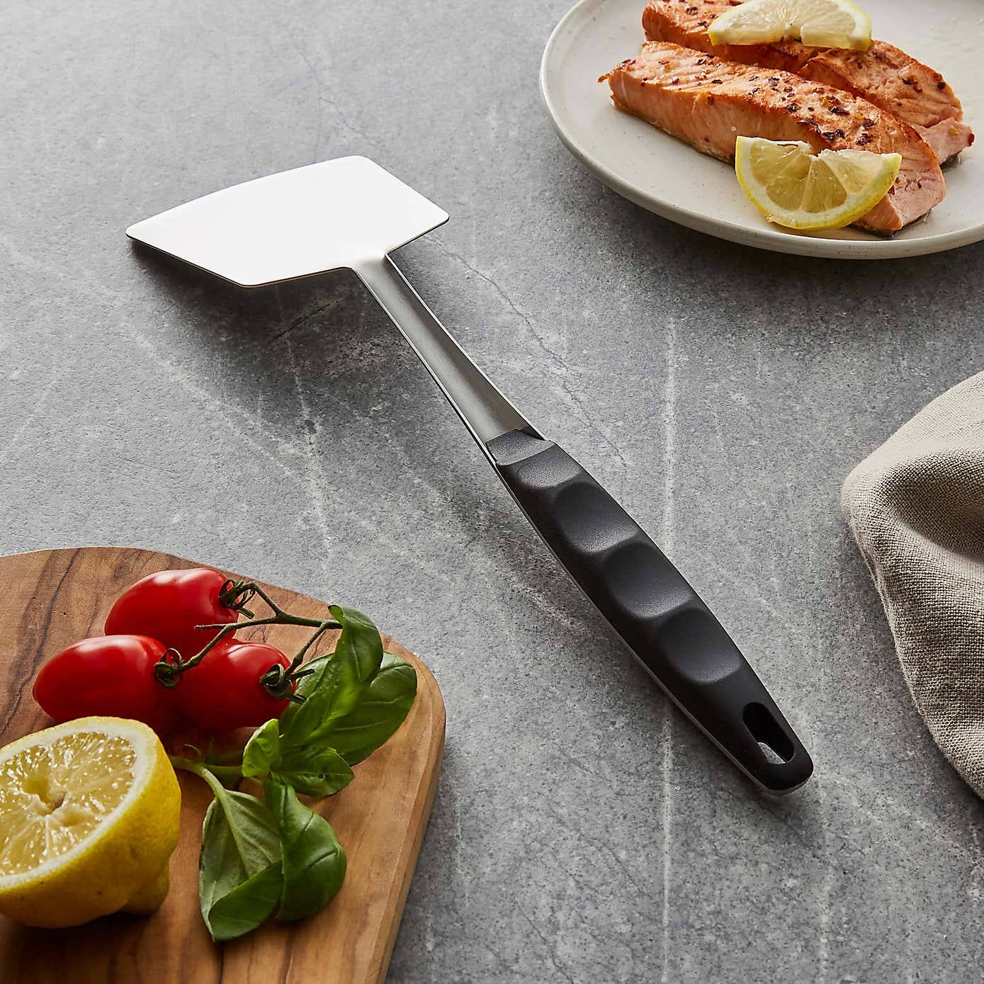 Professional Stainless Steel Solid Turner