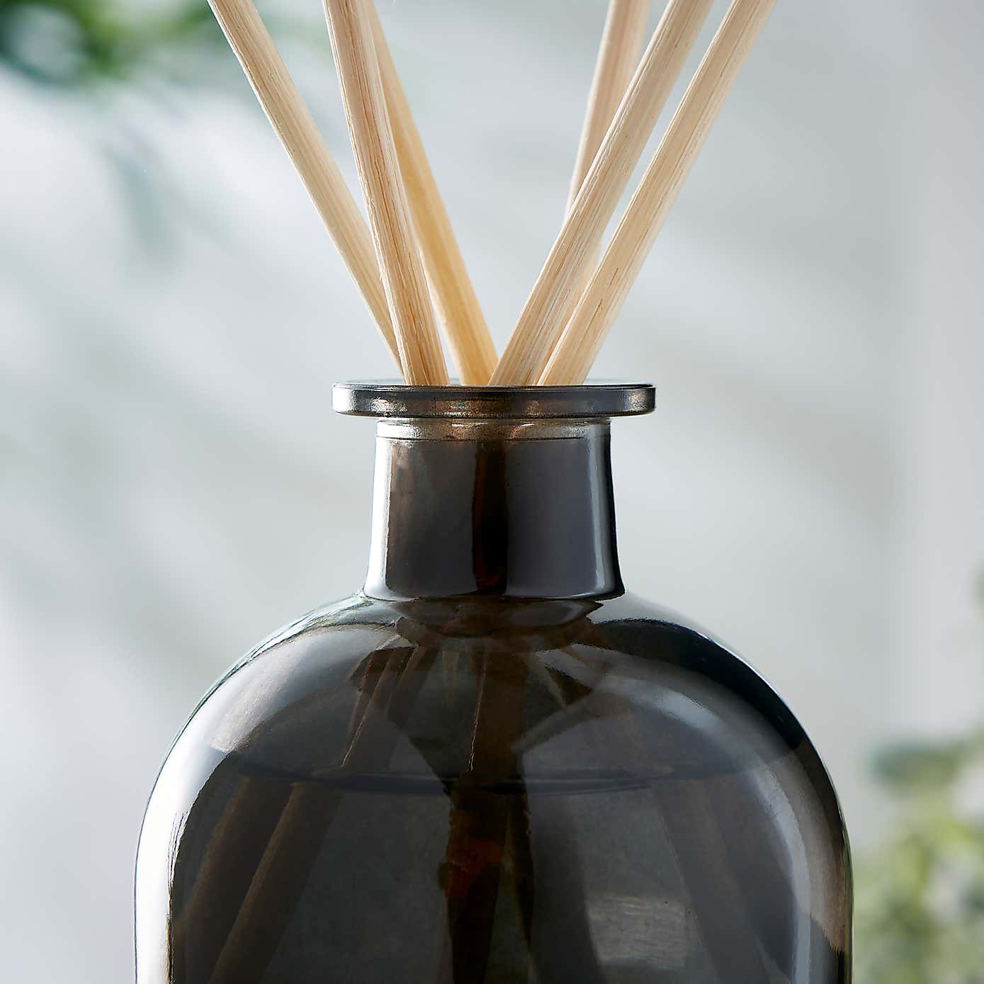 Oud and Amber Diffuser