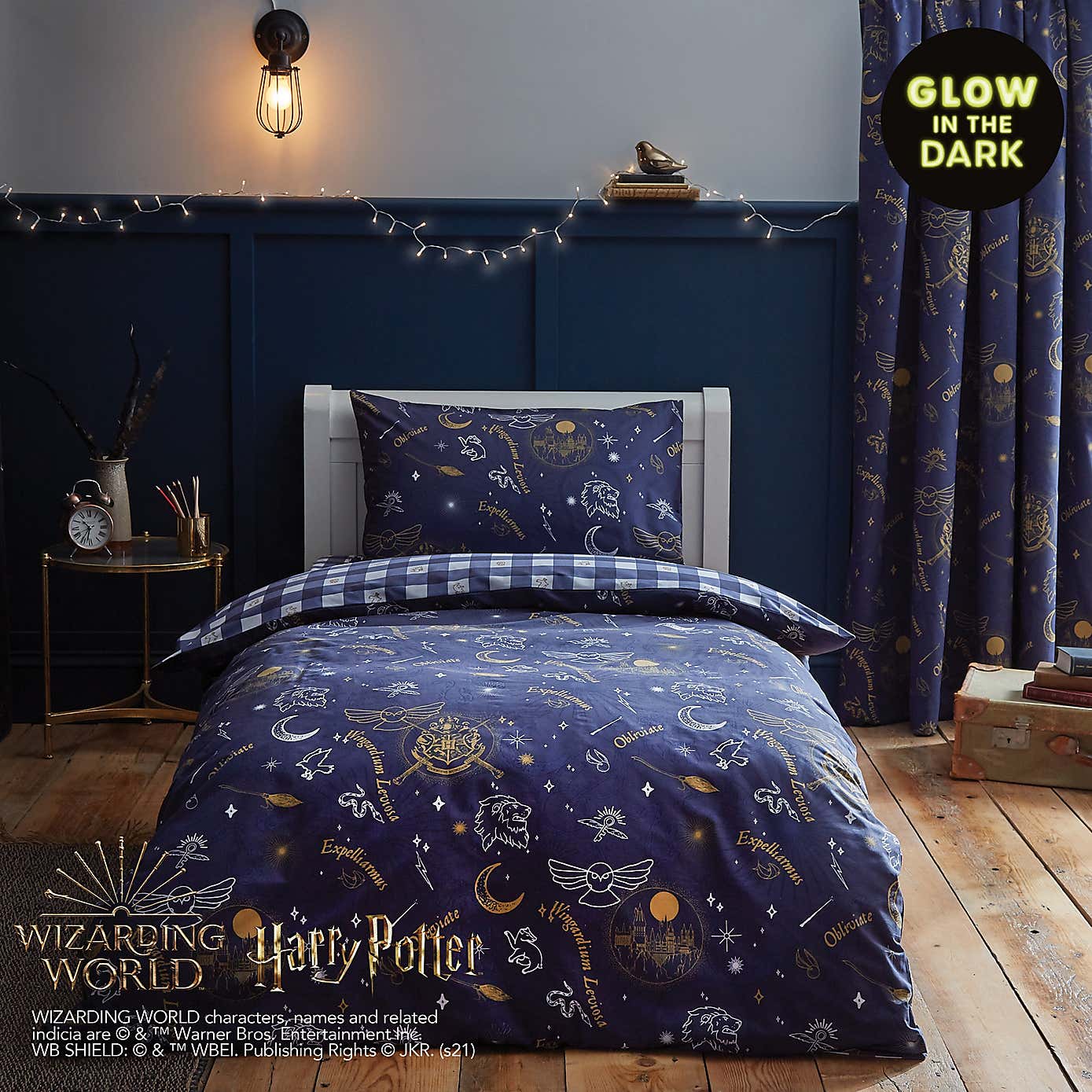 Harry Potter Hogwarts Glow in The Dark Duvet Cover and Pillowcase Set