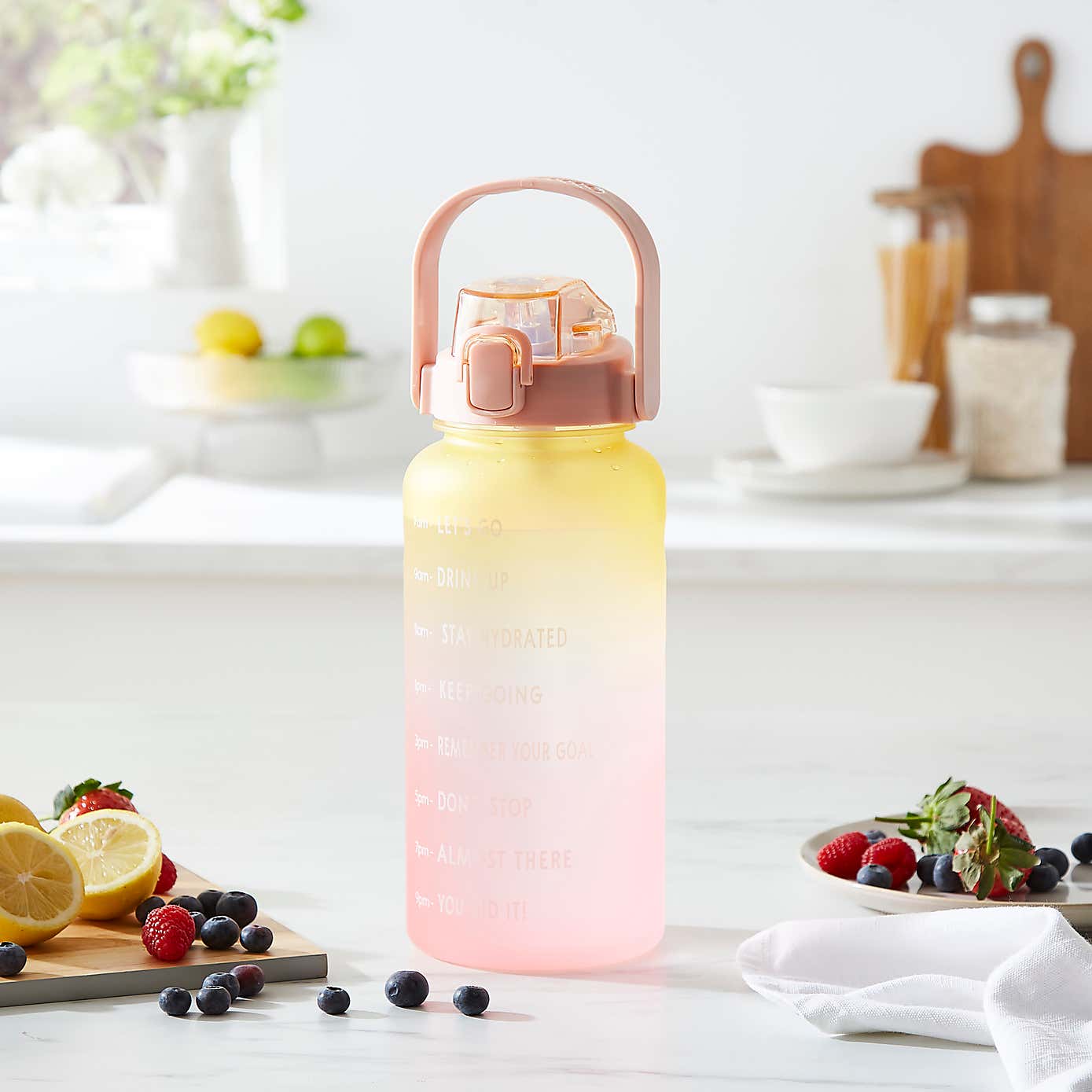 Ombre 900ml Water Tracker Bottle