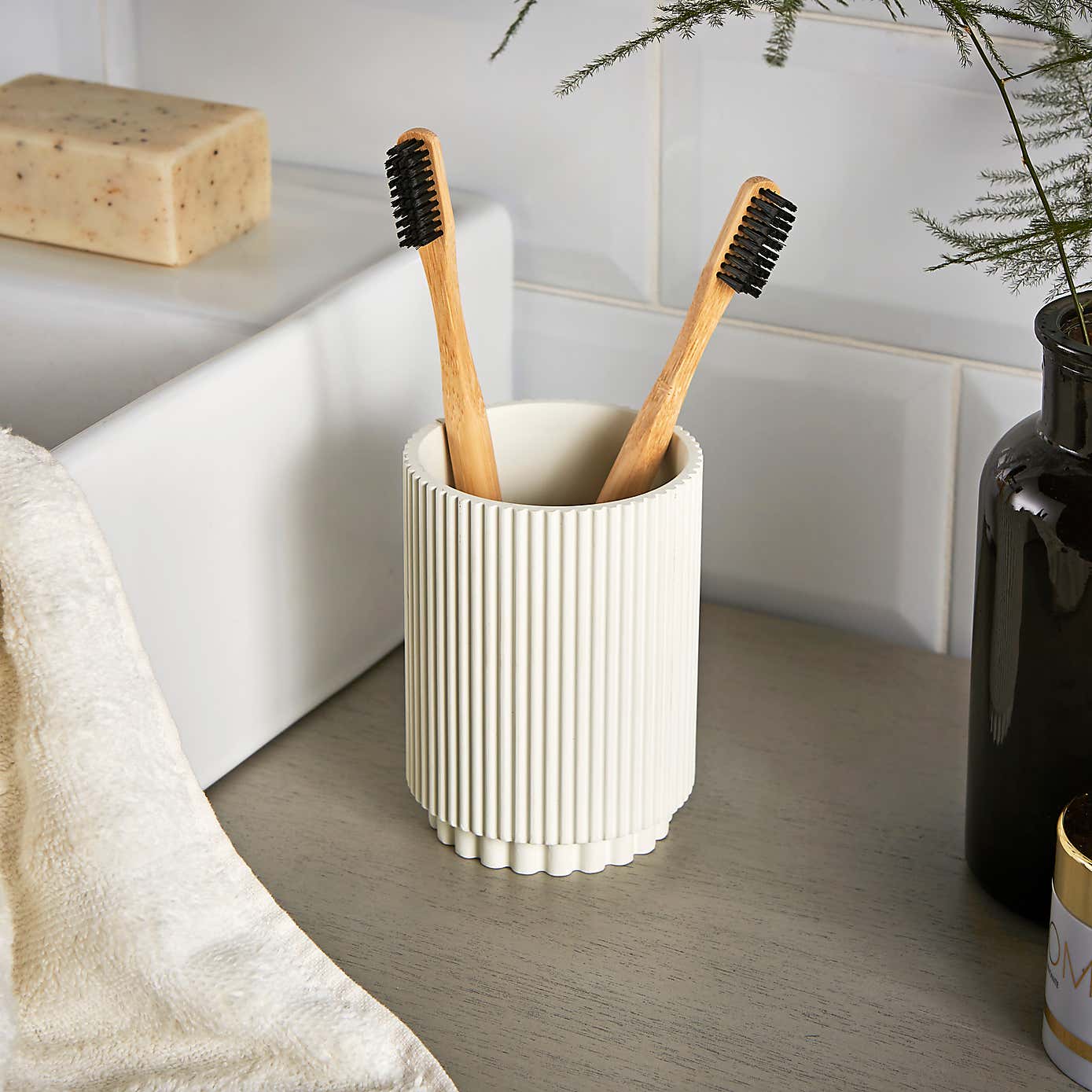 Modern Luxe Ribbed Resin Tumbler