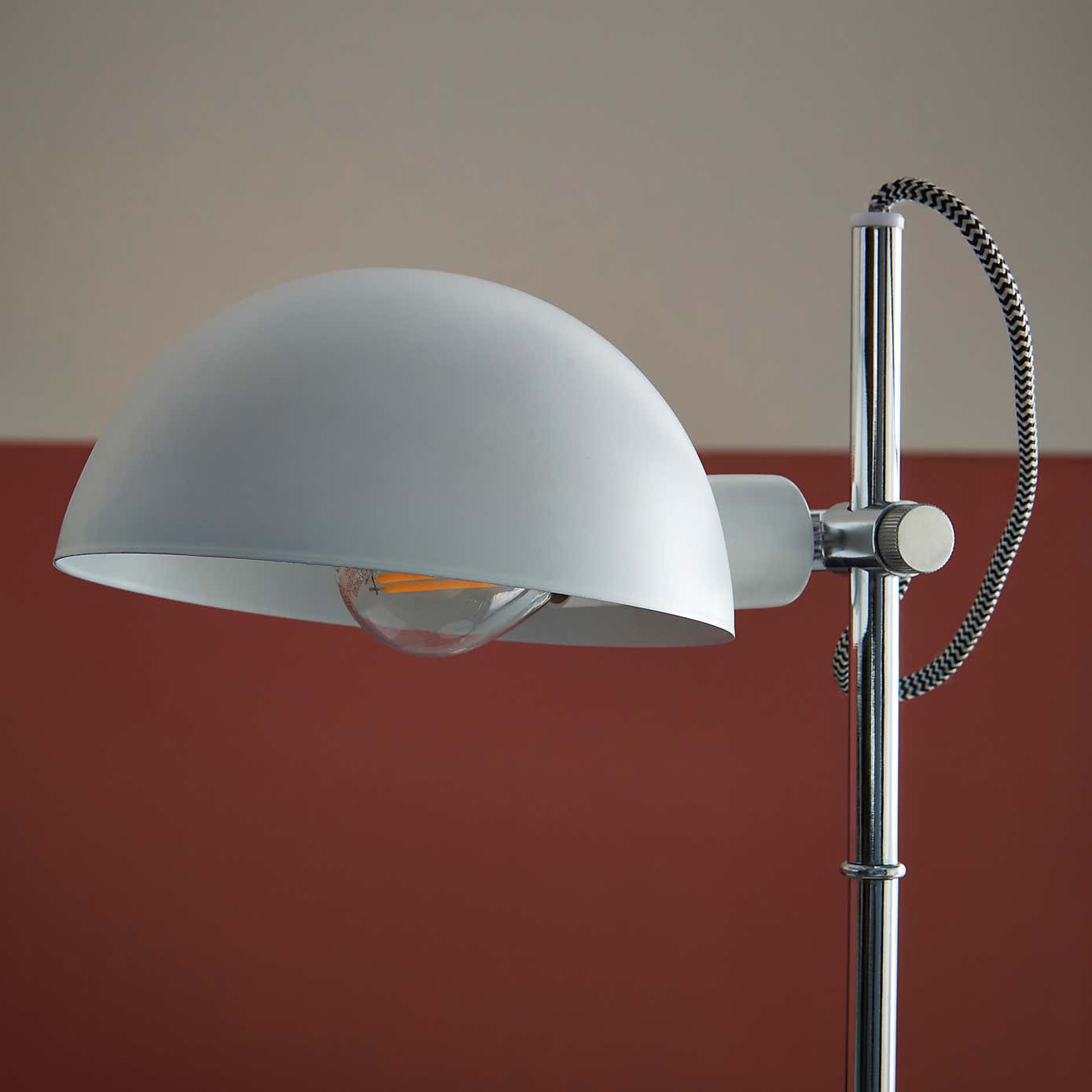 Pop Retro Adjustable Table Lamp