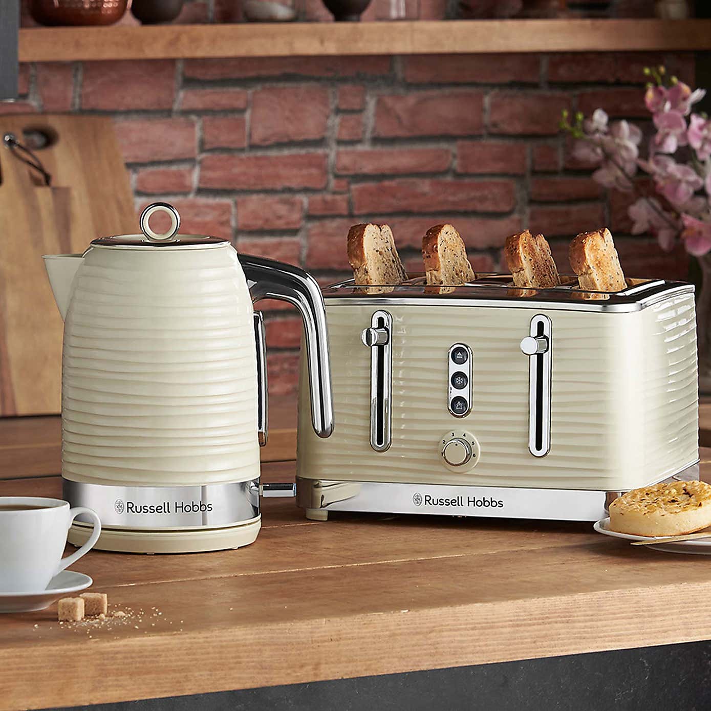 Russell Hobbs Inspire Cream Kettle & 4 Slice Toaster