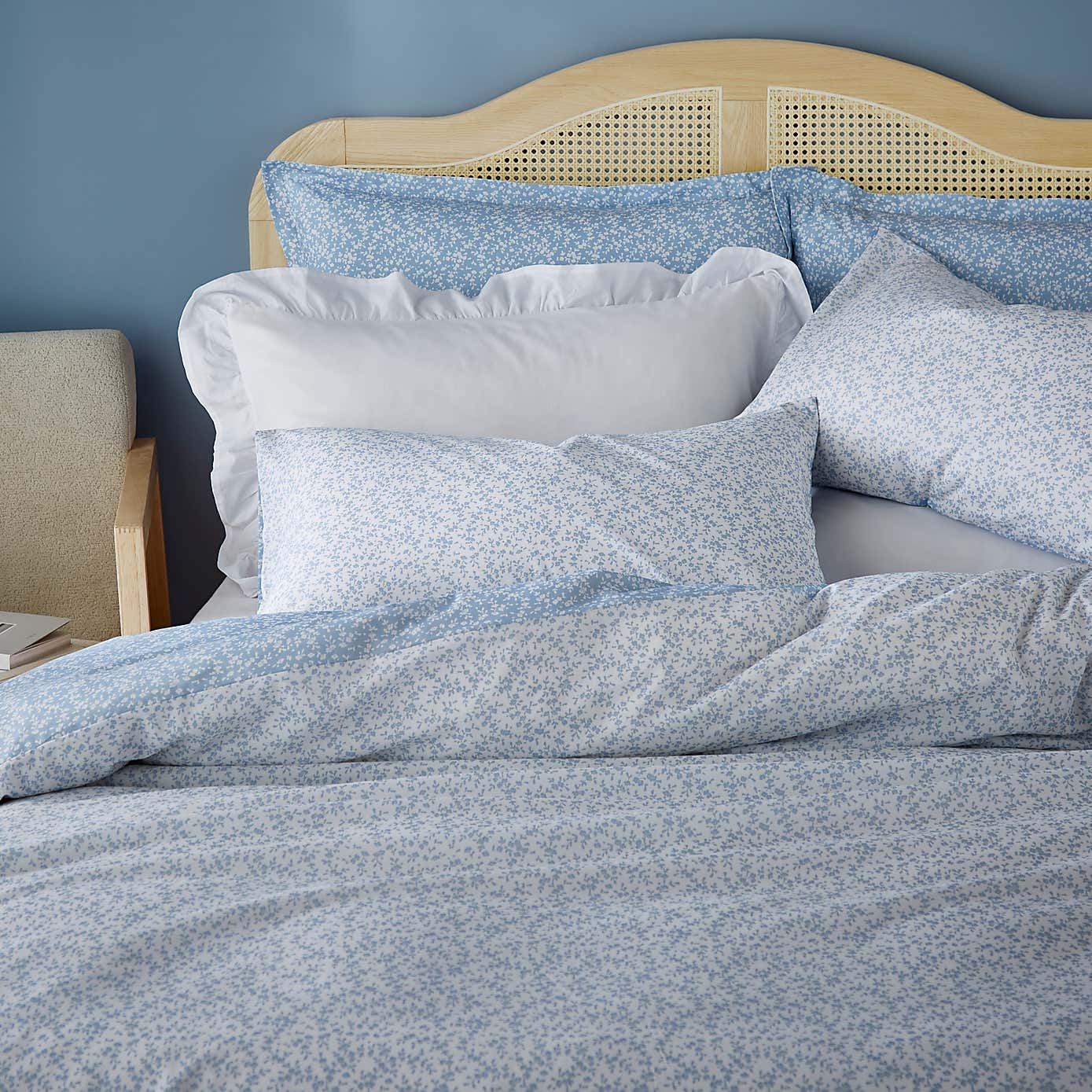 Annie Floral 144 Thread Count Cotton Reversible Duvet Cover & Pillowcase Set