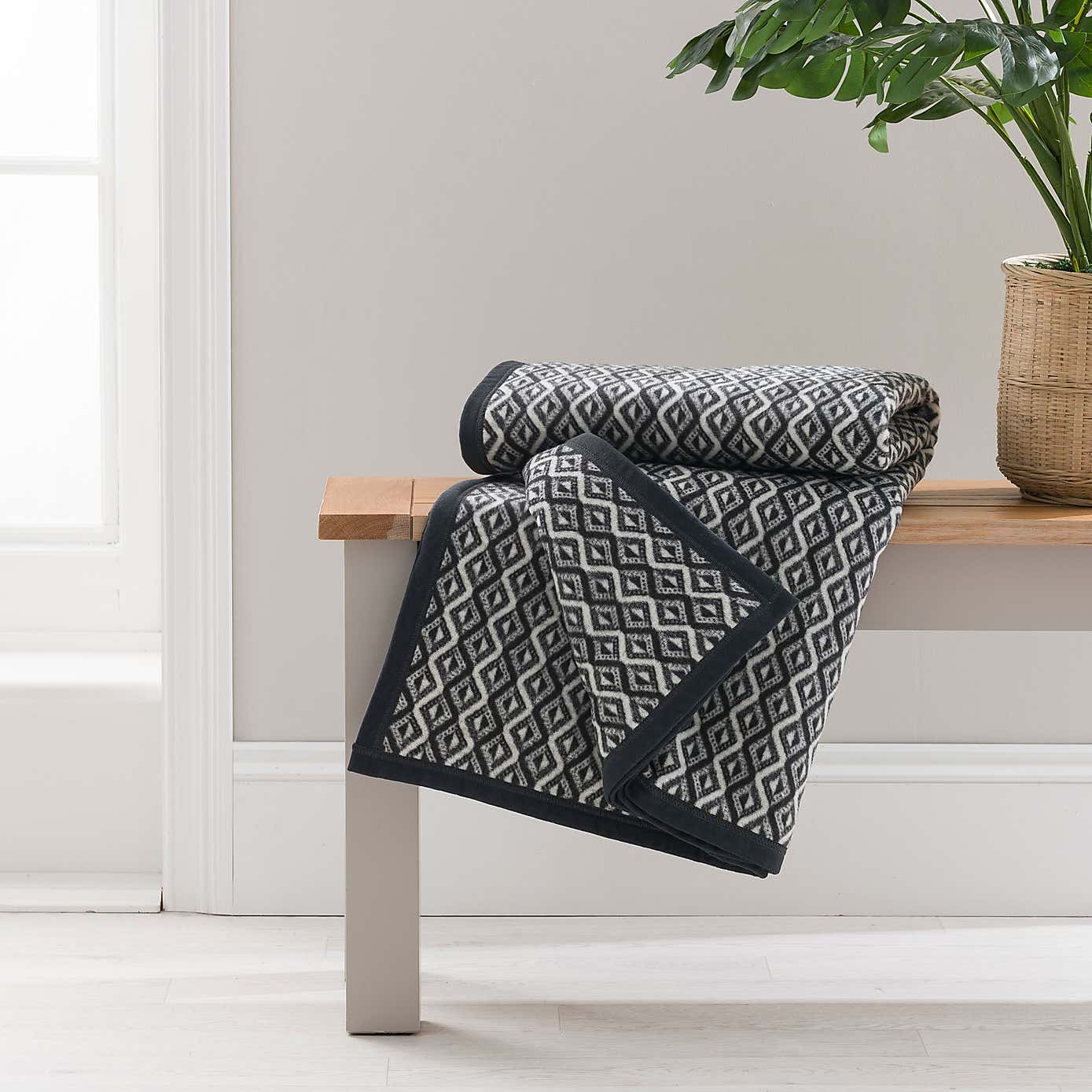 Supersoft Diamonds Cotton Blanket