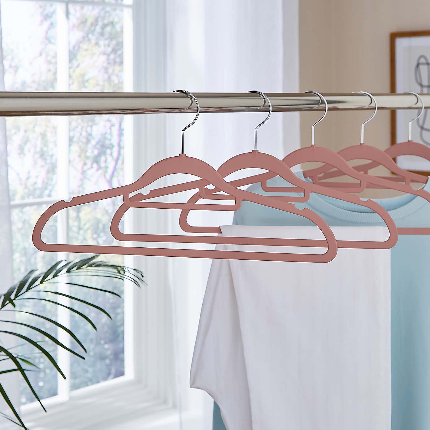 Pack of 5 Non Slip Hangers