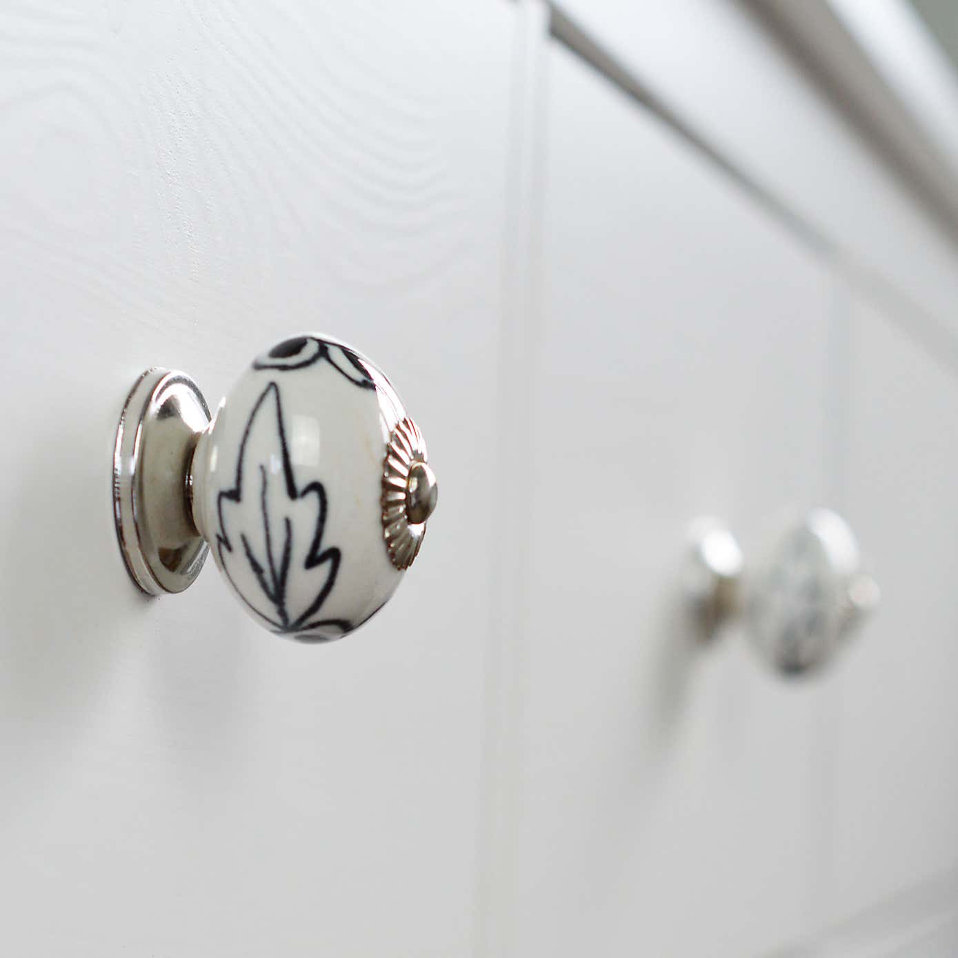 Set of 6 Nicola Spring Black Flower Round Drawer Knobs