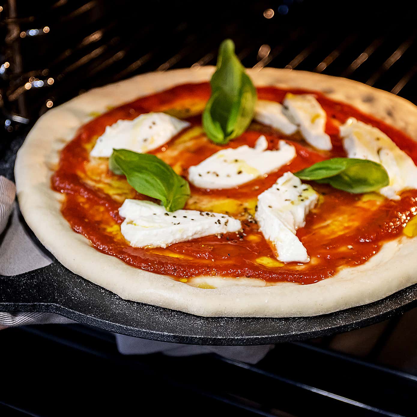 Cast Iron Bread and Pizza Baking Stone