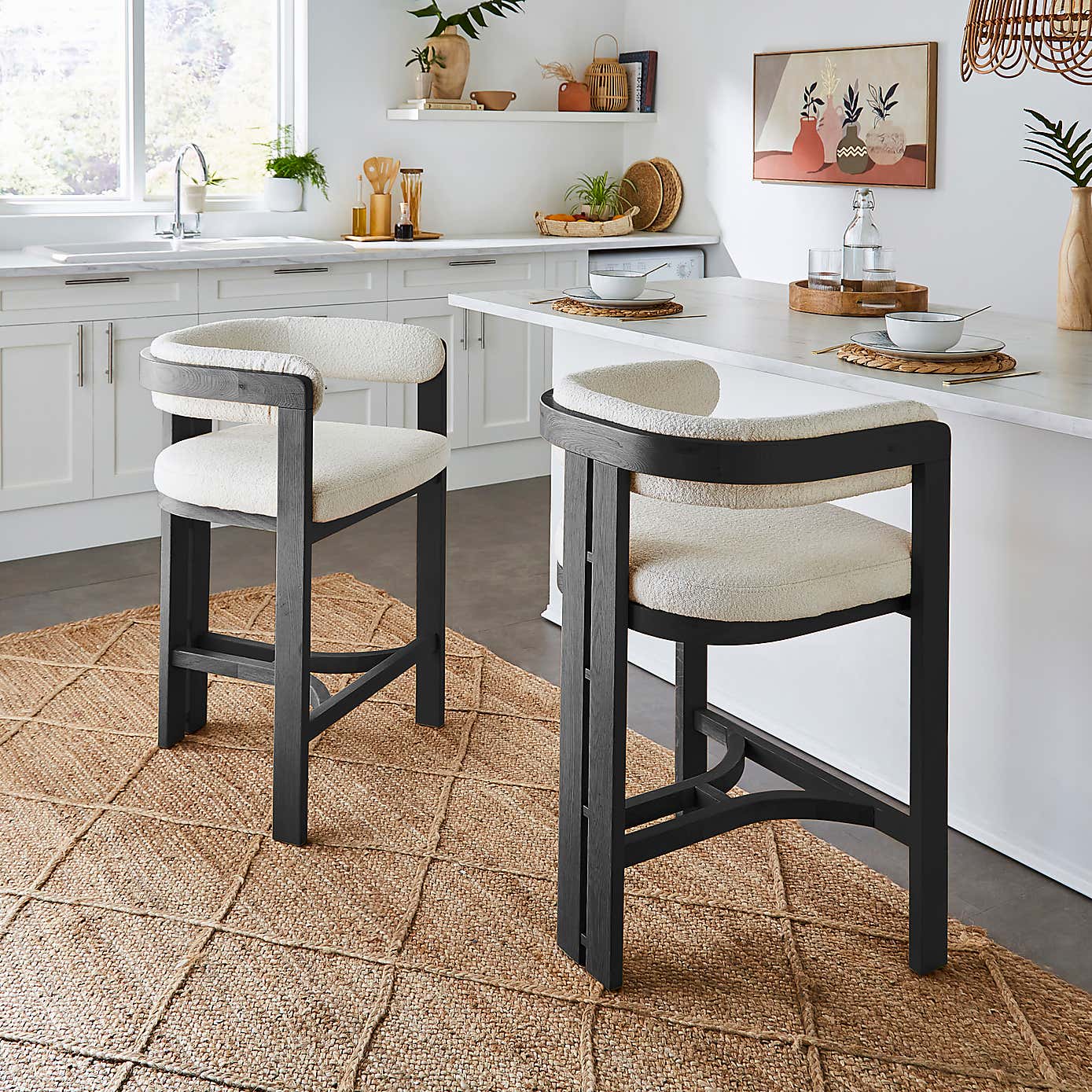 Lovato Barstool, Boucle