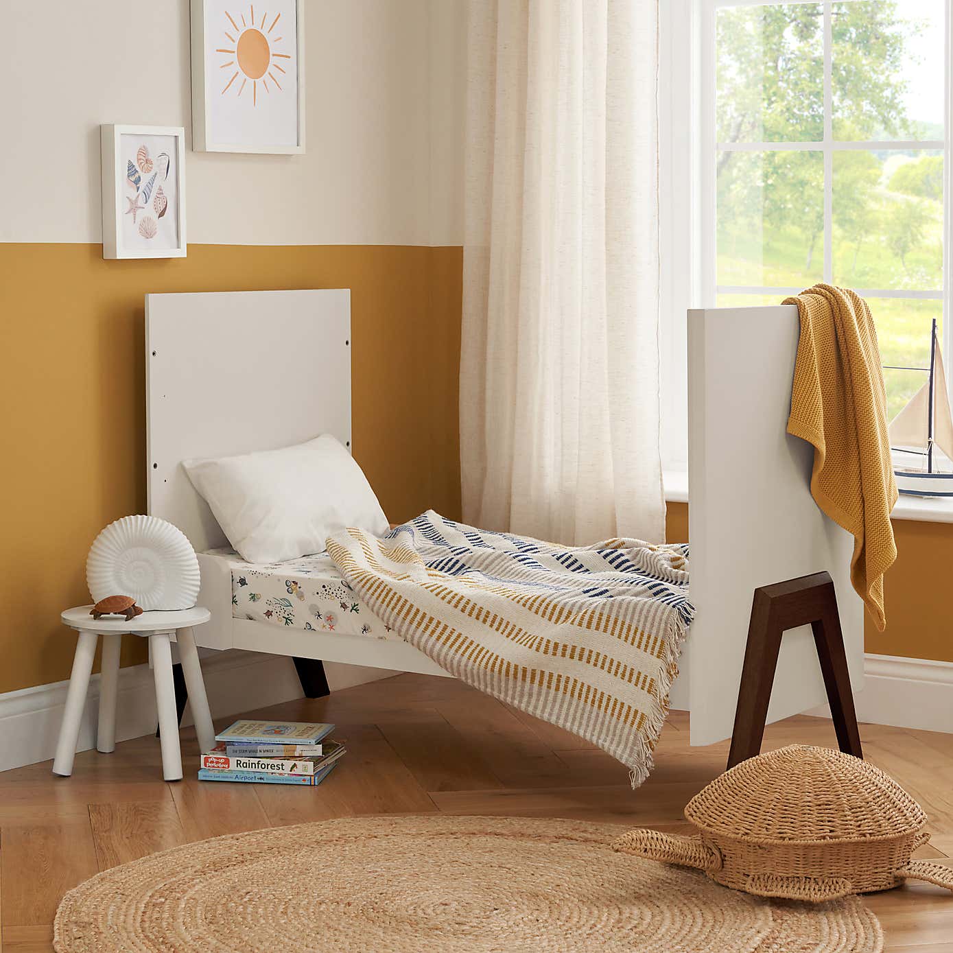 Tutti Bambini Fuori Mini Cot Bed