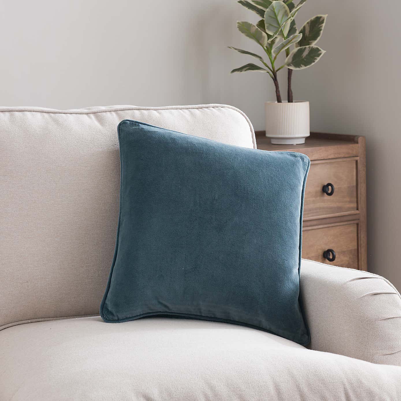 Clara Cotton Velvet Cushion