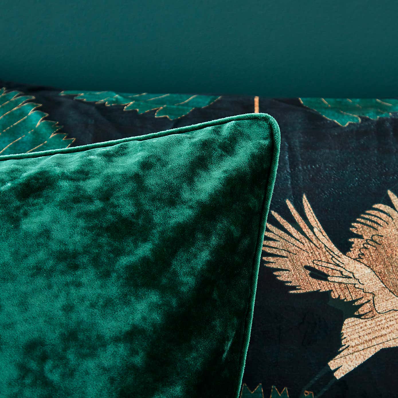 Crushed Velour Piped Pillowcase