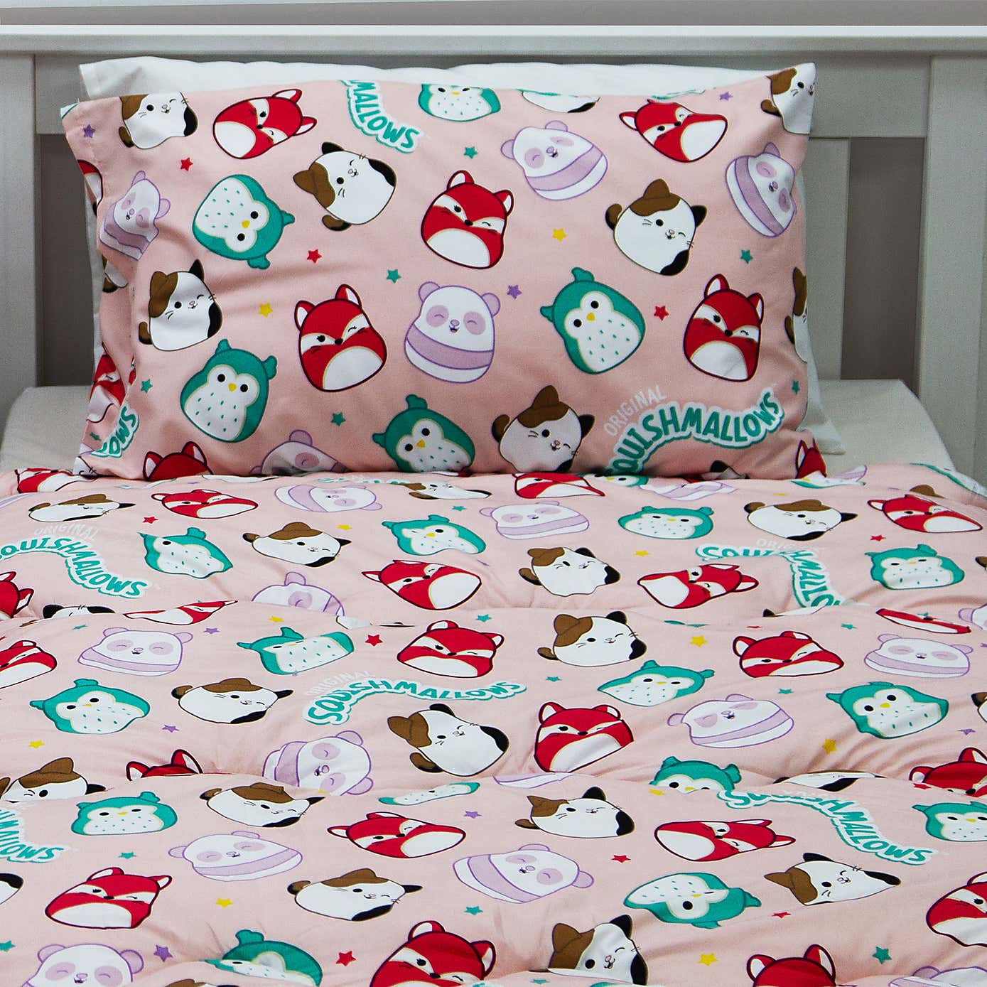 Squishmallows Logo 10.5 Tog Single Coverless Duvet and Pillowcase Set