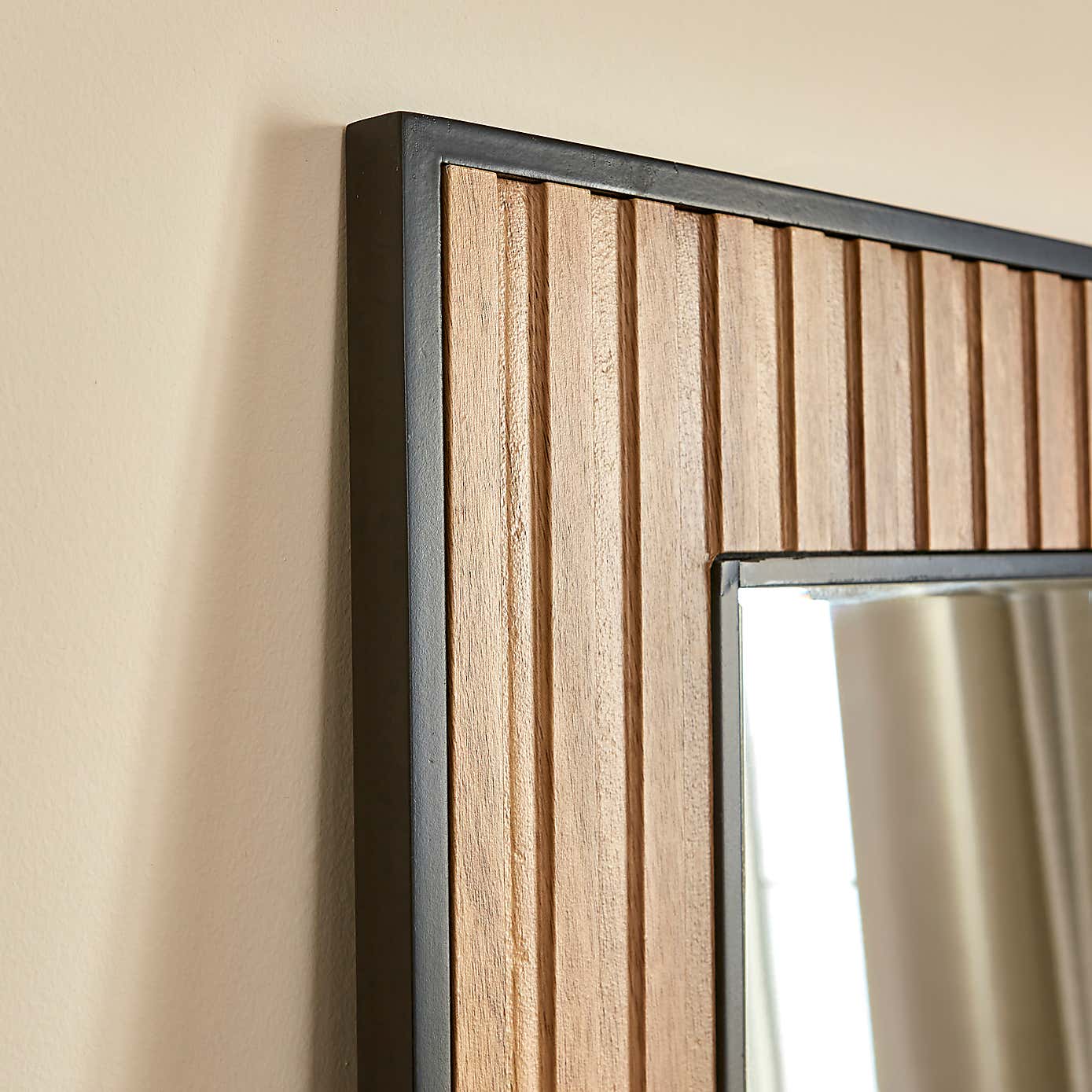 Bryant Leaner Mirror