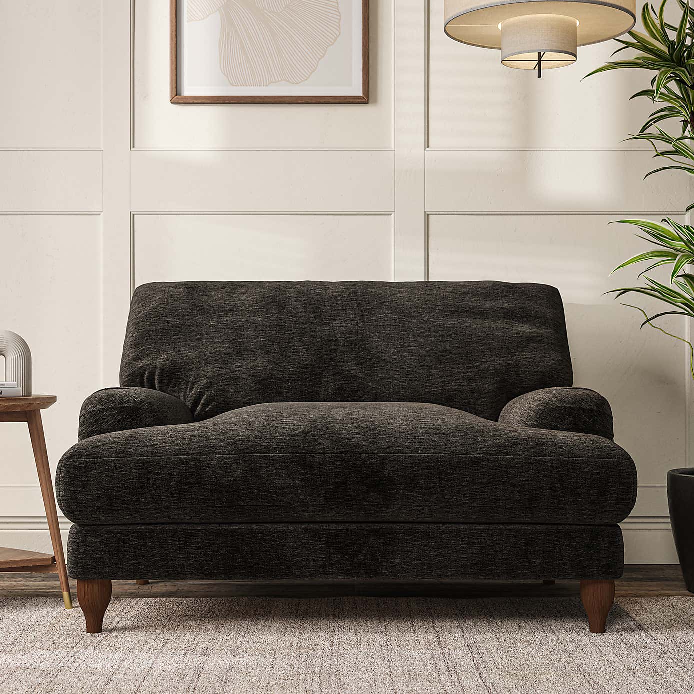 Darwin Snuggle Chair